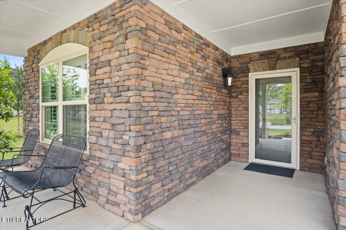 961 Pryse Farm Blvd Property Photo 2