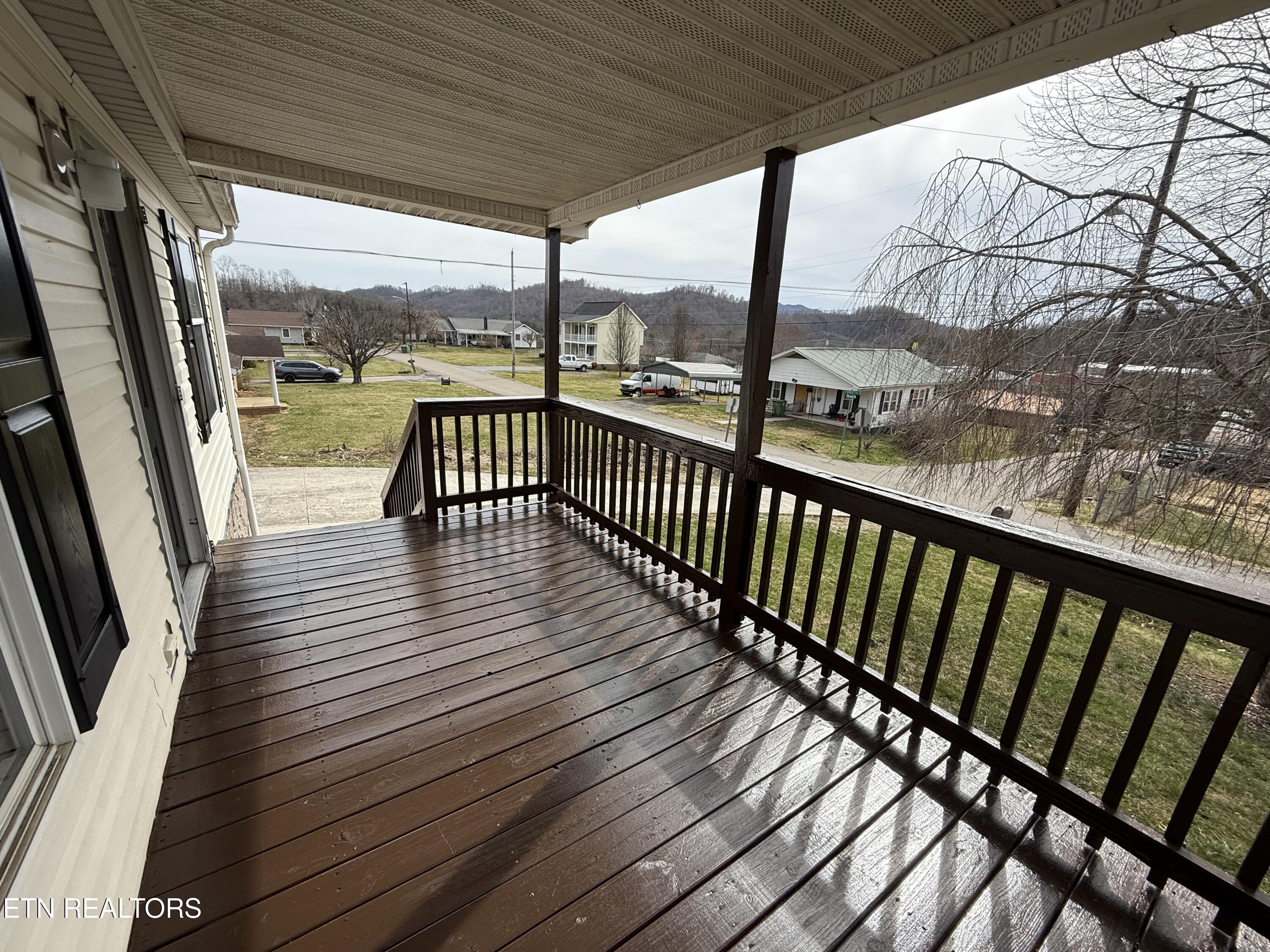 279 Forest Ave Property Photo 2