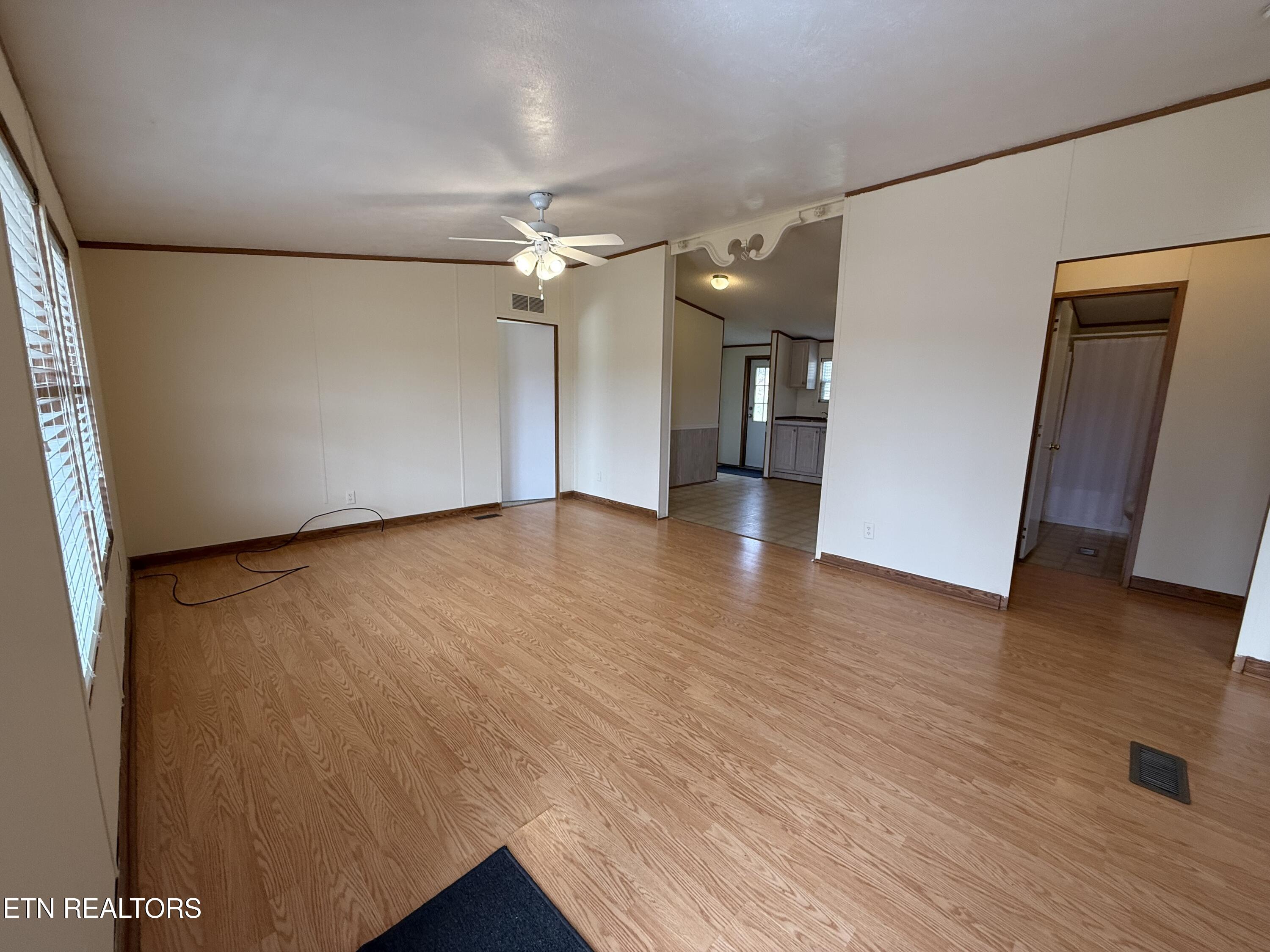279 Forest Ave Property Photo 5