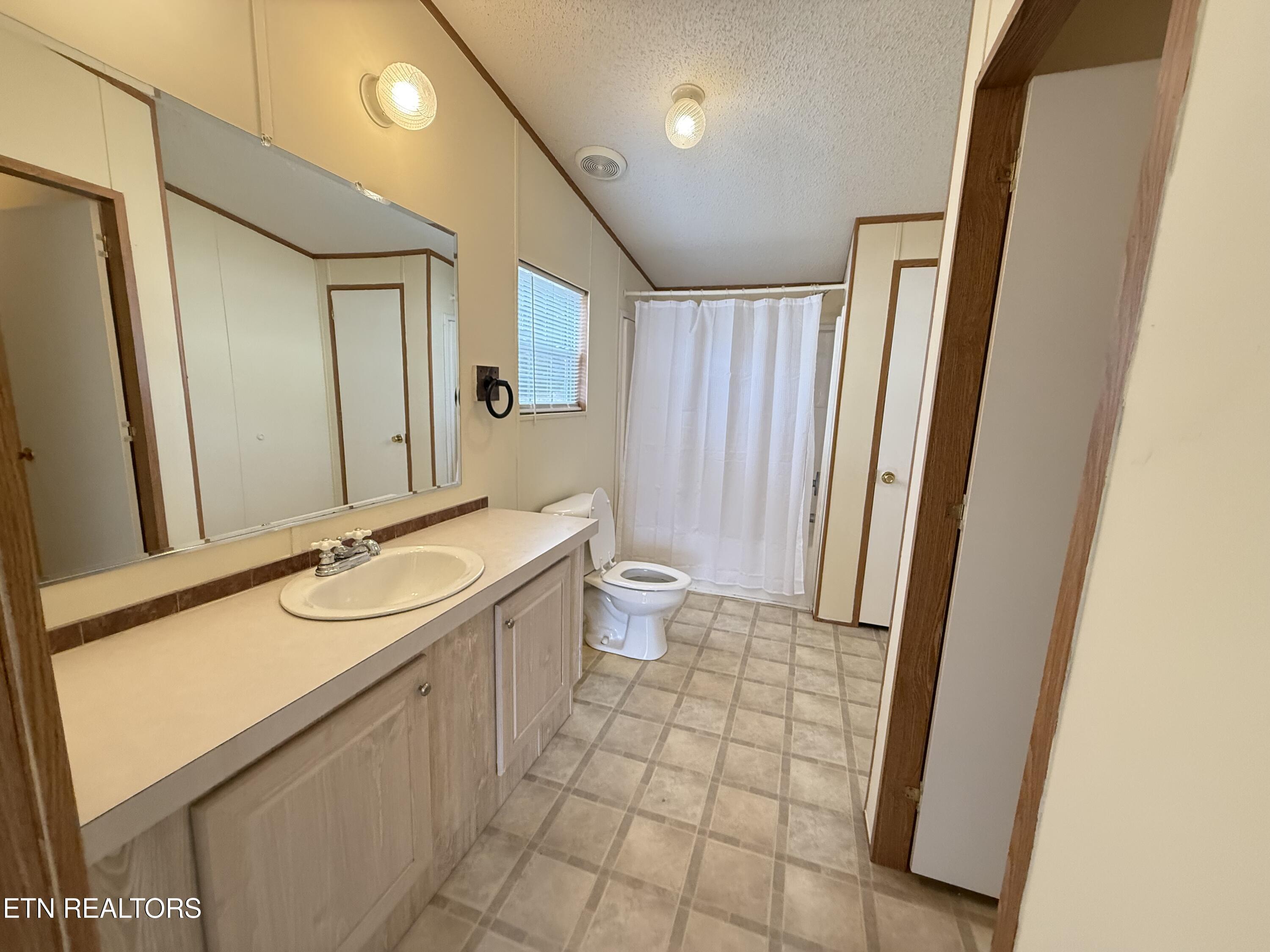 279 Forest Ave Property Photo 9