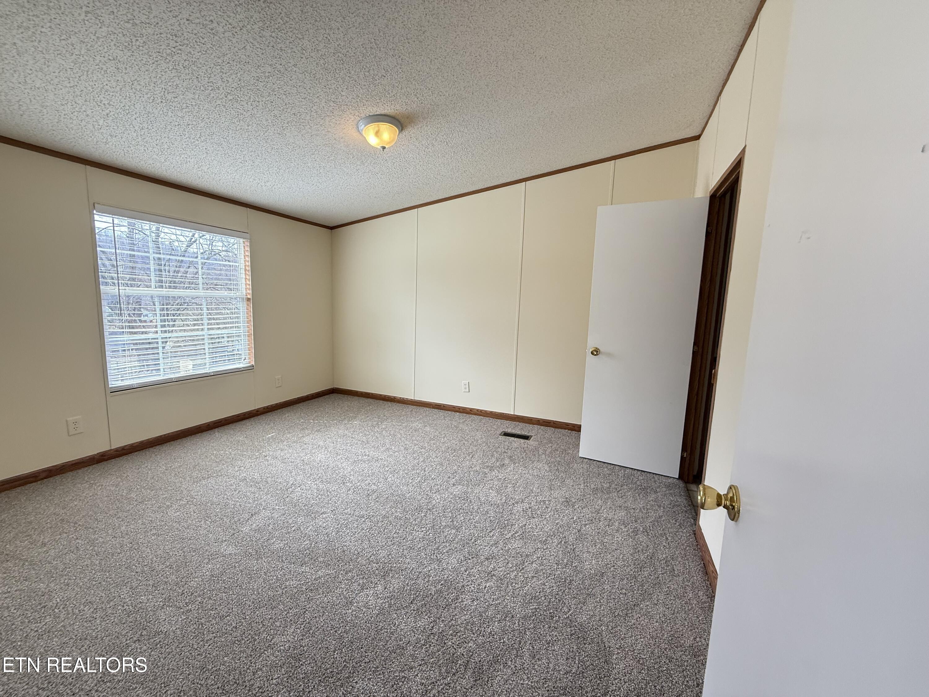 279 Forest Ave Property Photo 10