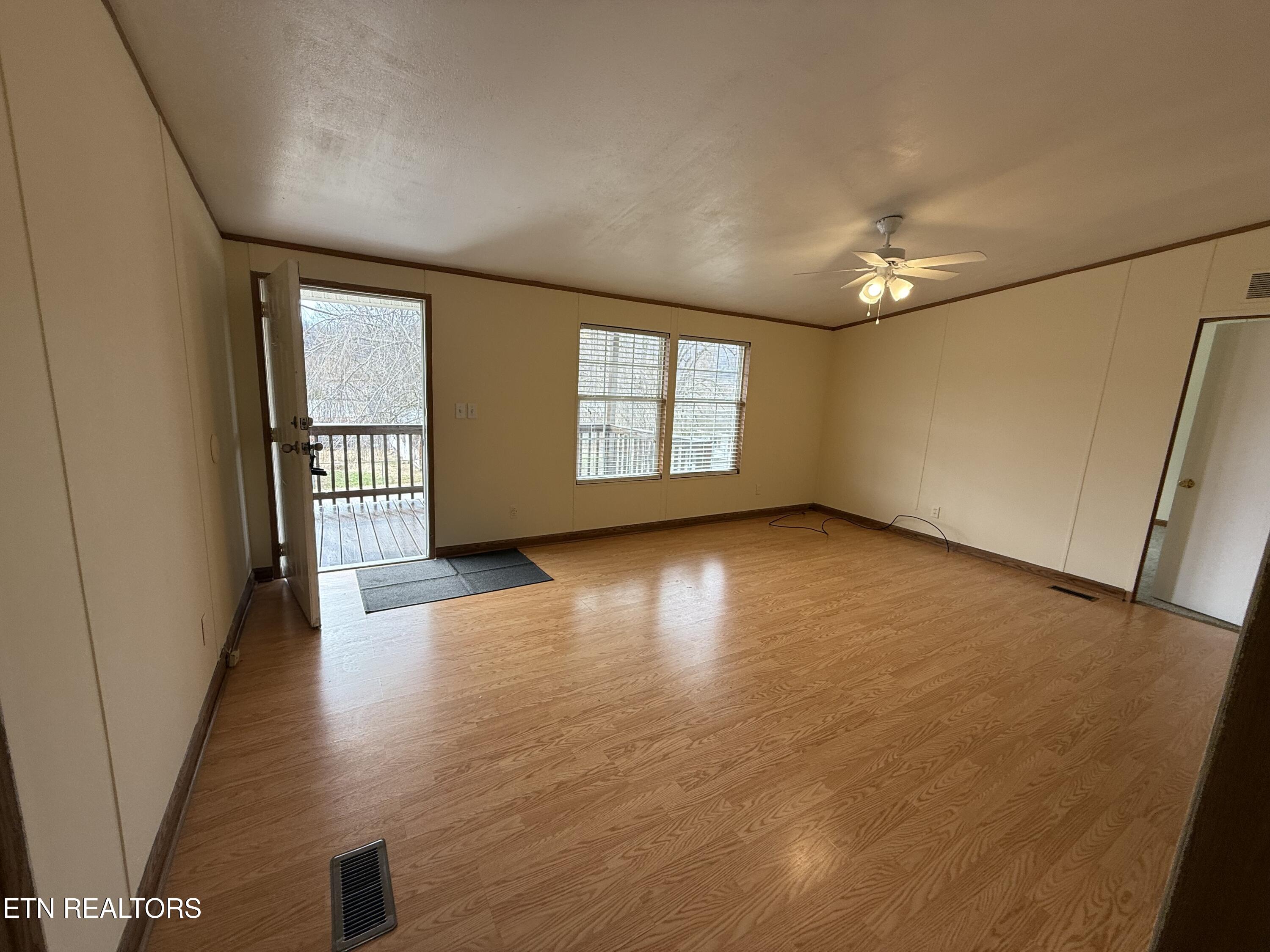 279 Forest Ave Property Photo 11