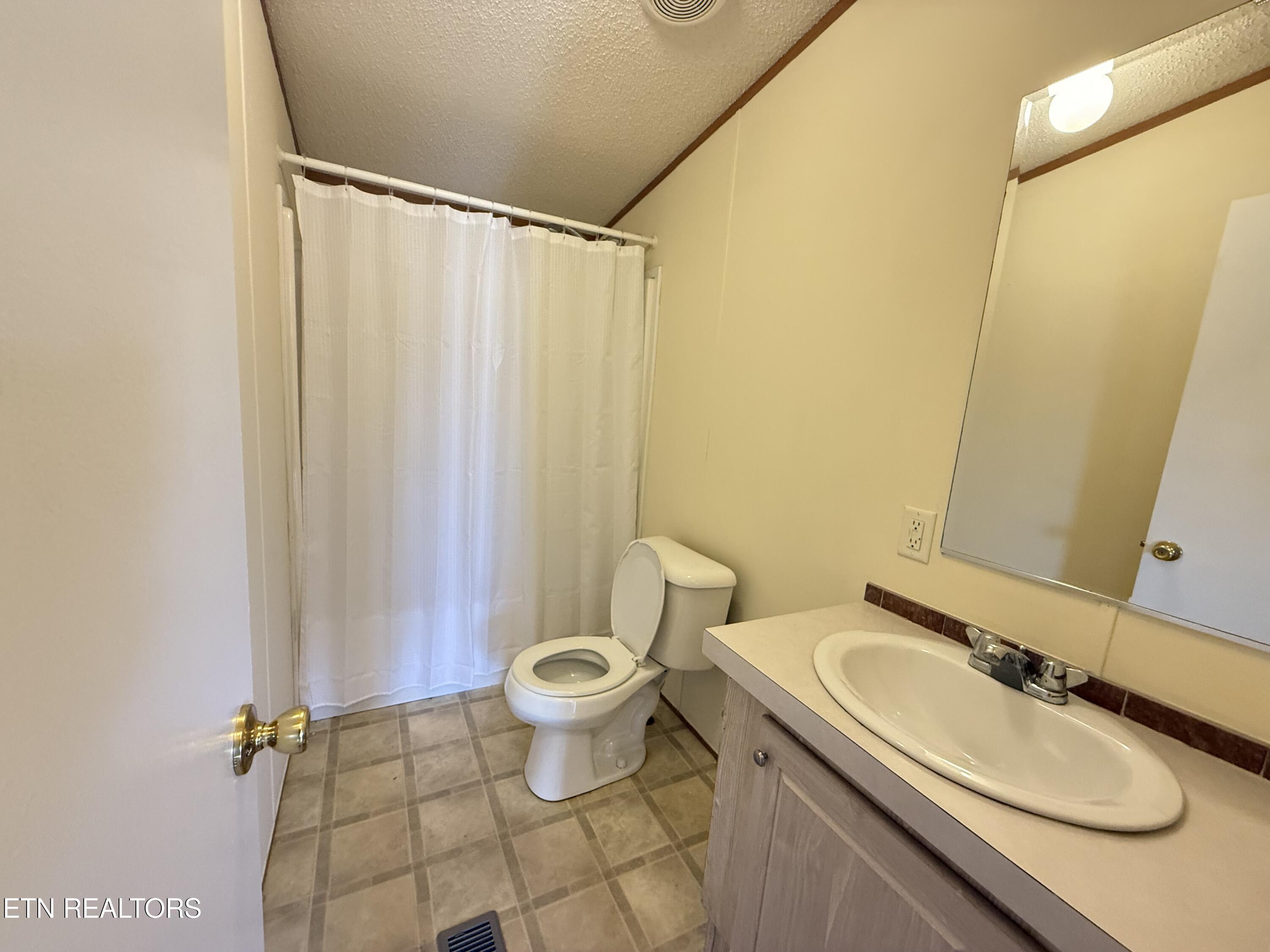 279 Forest Ave Property Photo 12