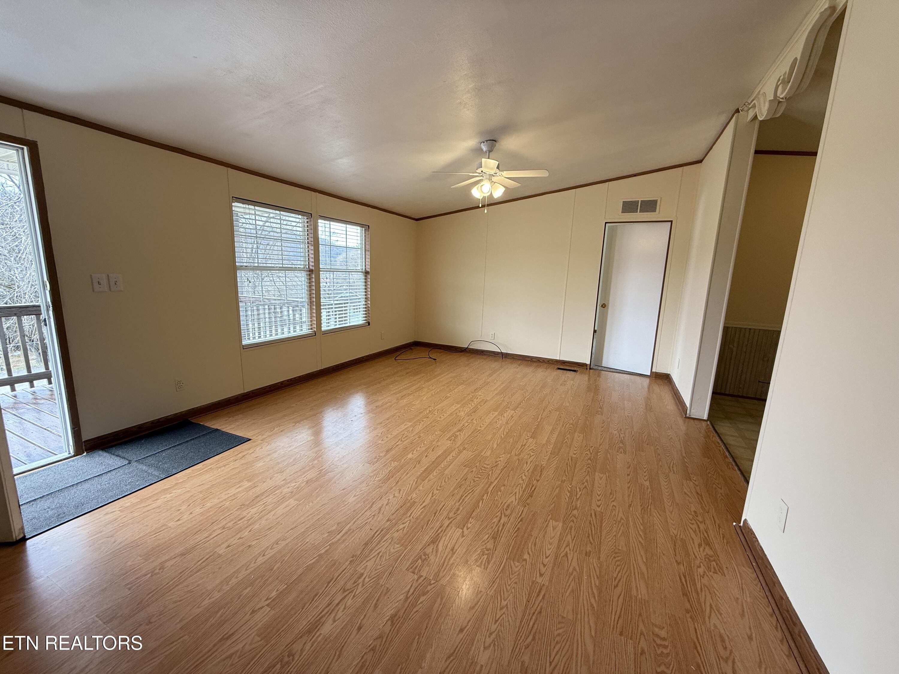 279 Forest Ave Property Photo 15