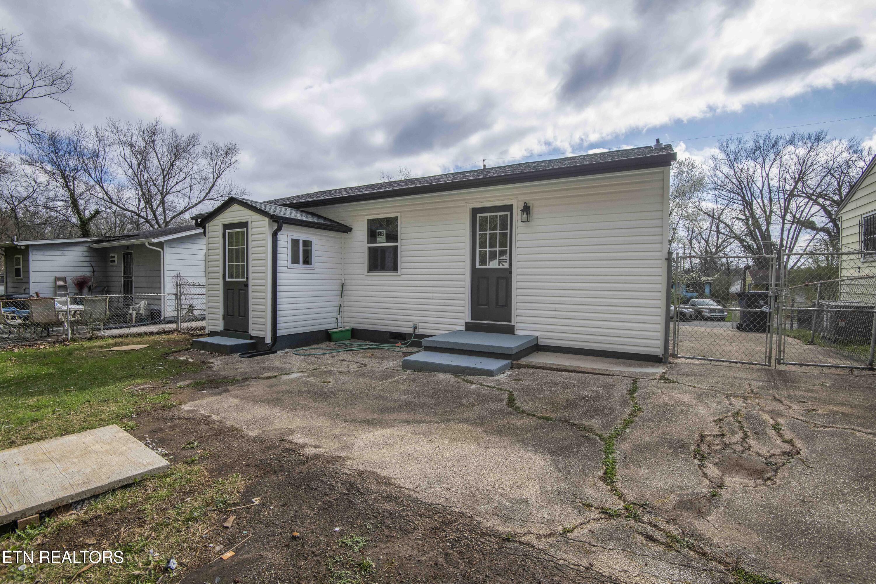 2845 Jefferson Ave Property Photo 5