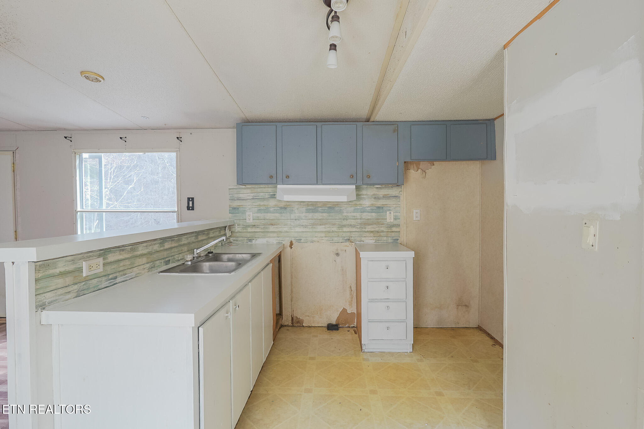 591 Cane Creek Mountain Rd Property Photo 10
