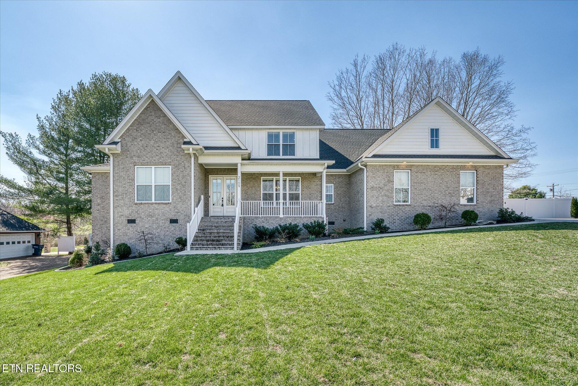 2109 Boxwood Circle Property Photo
