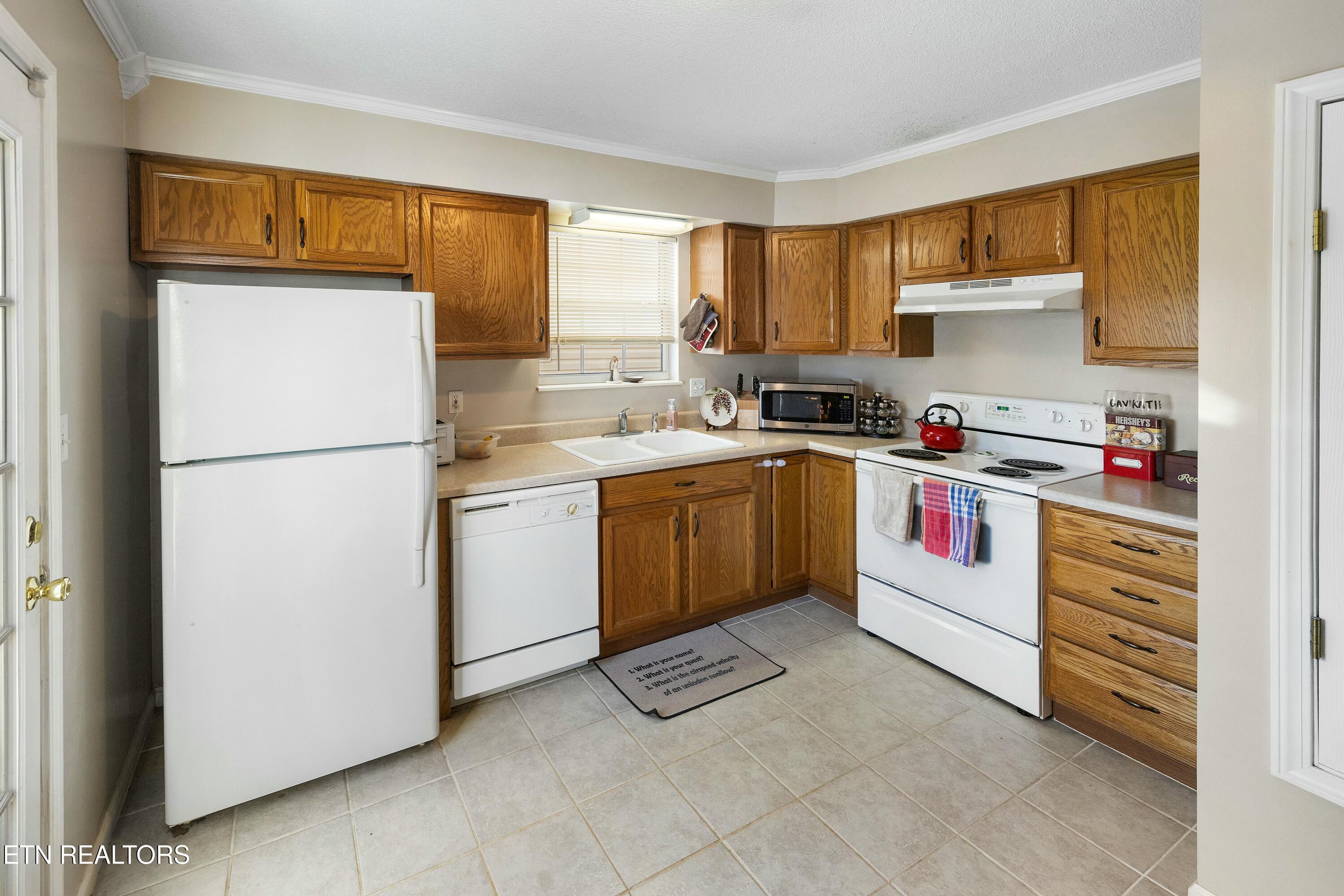 4746 Scepter Way Property Photo 6