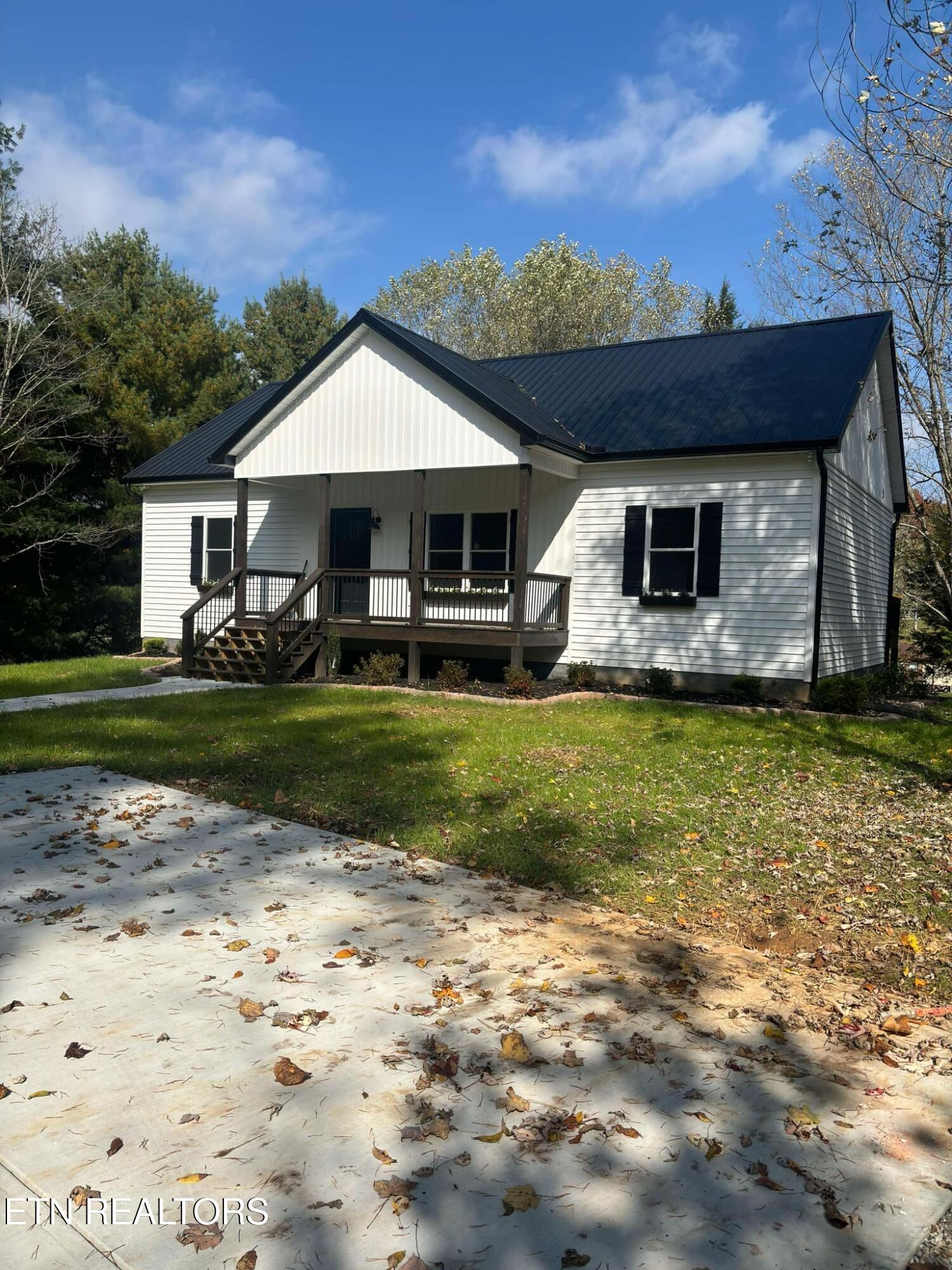 136 Log Lane Property Photo 1