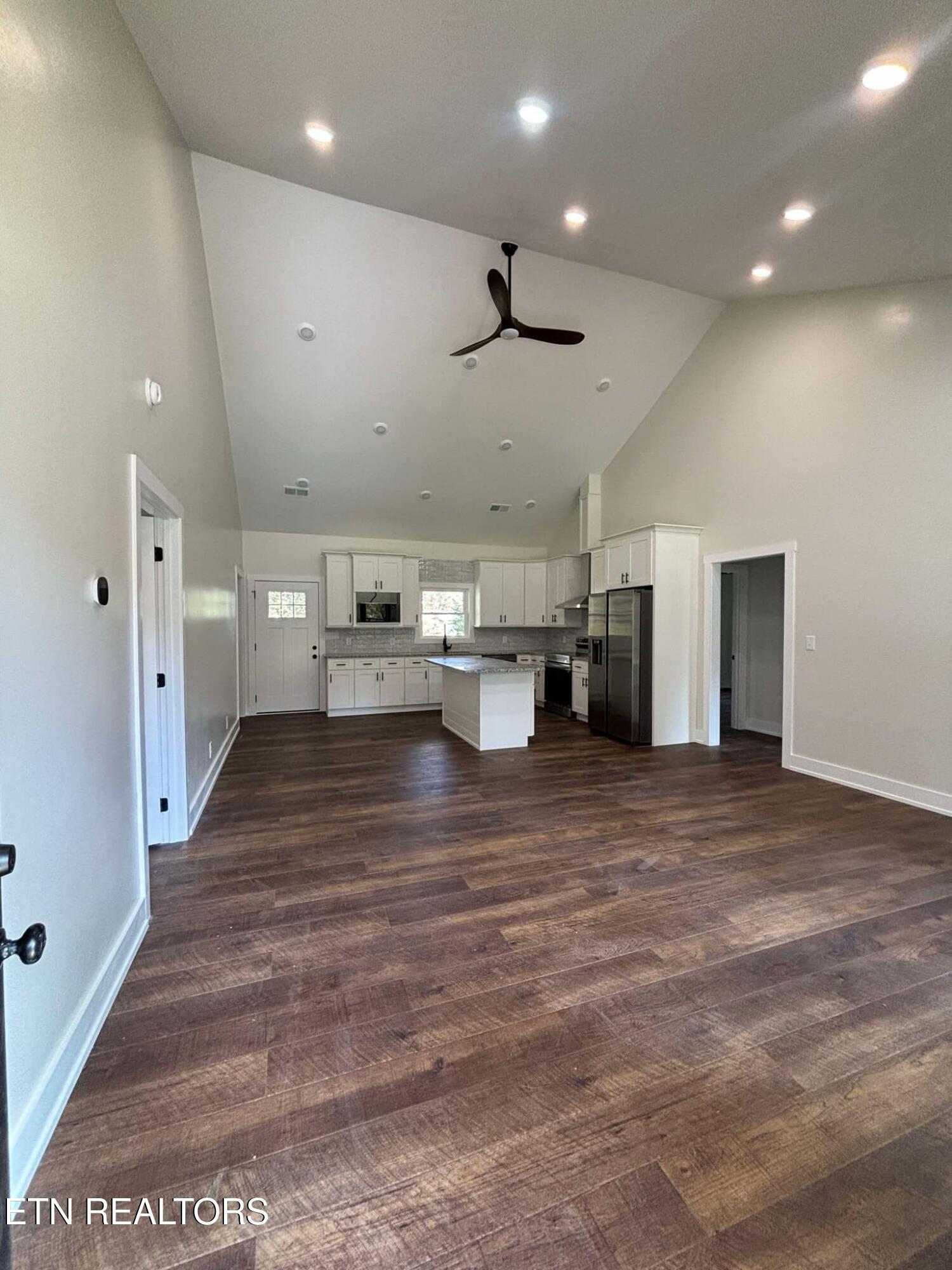 136 Log Lane Property Photo 4