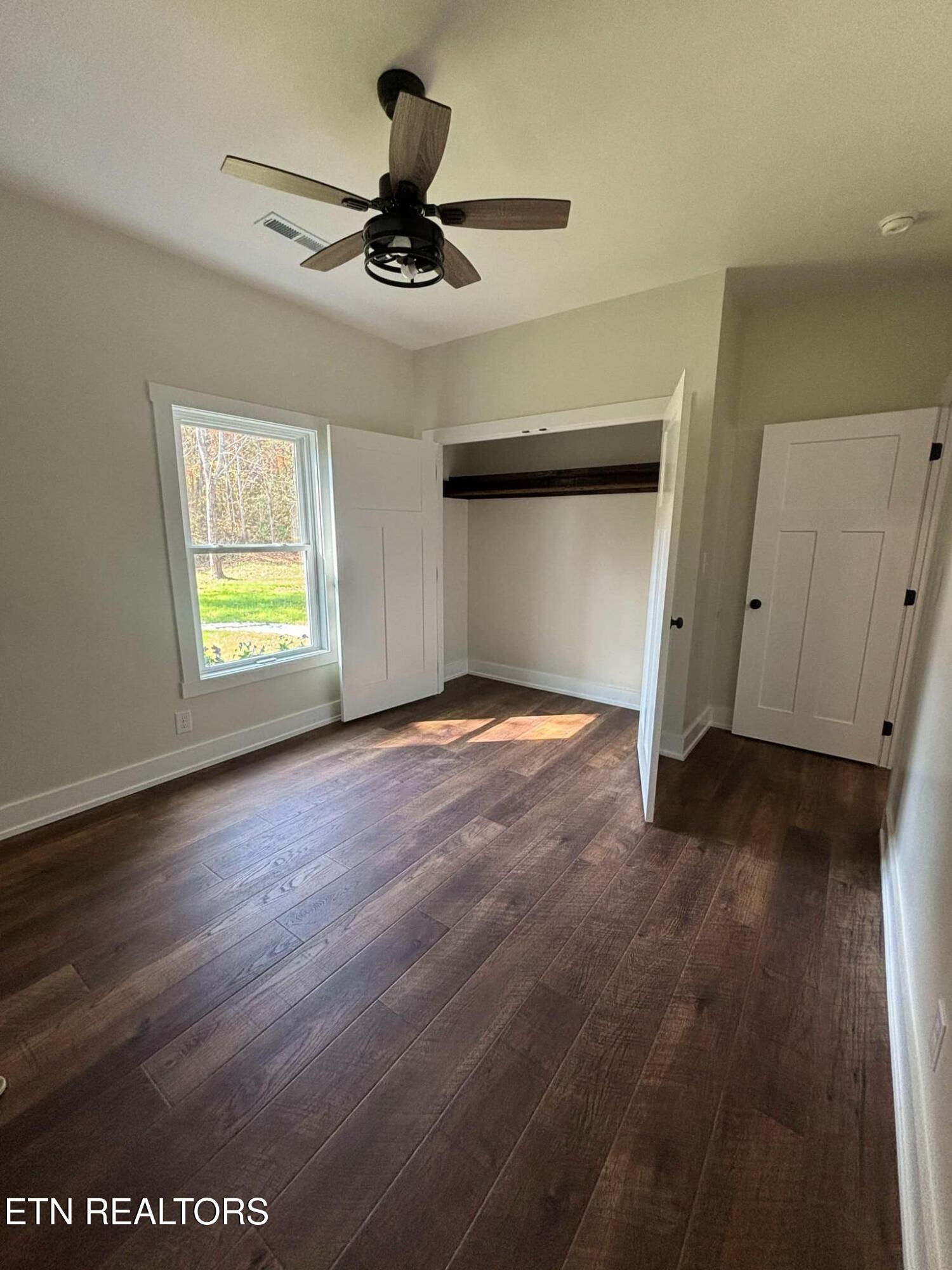 136 Log Lane Property Photo 11