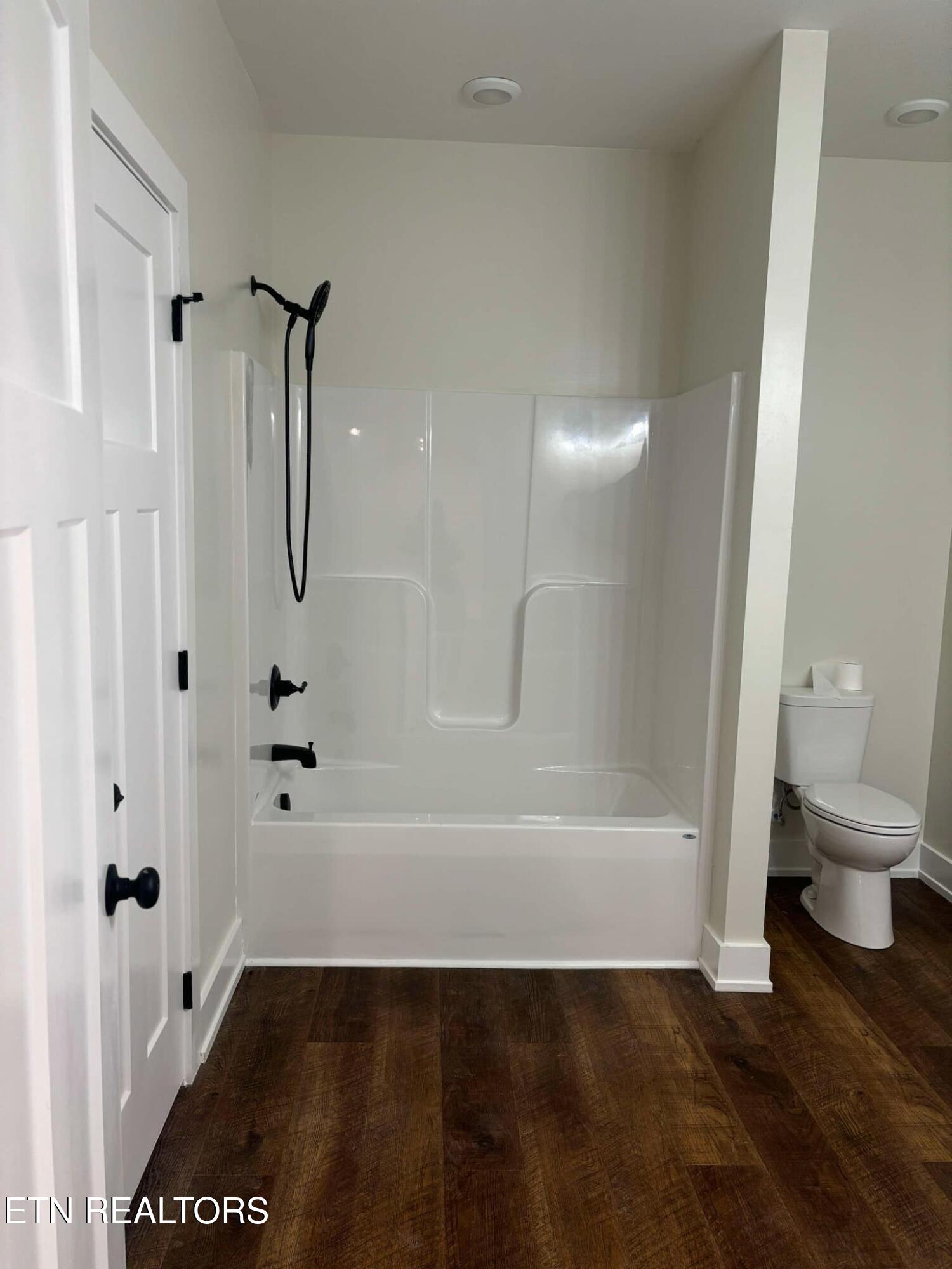 136 Log Lane Property Photo 13