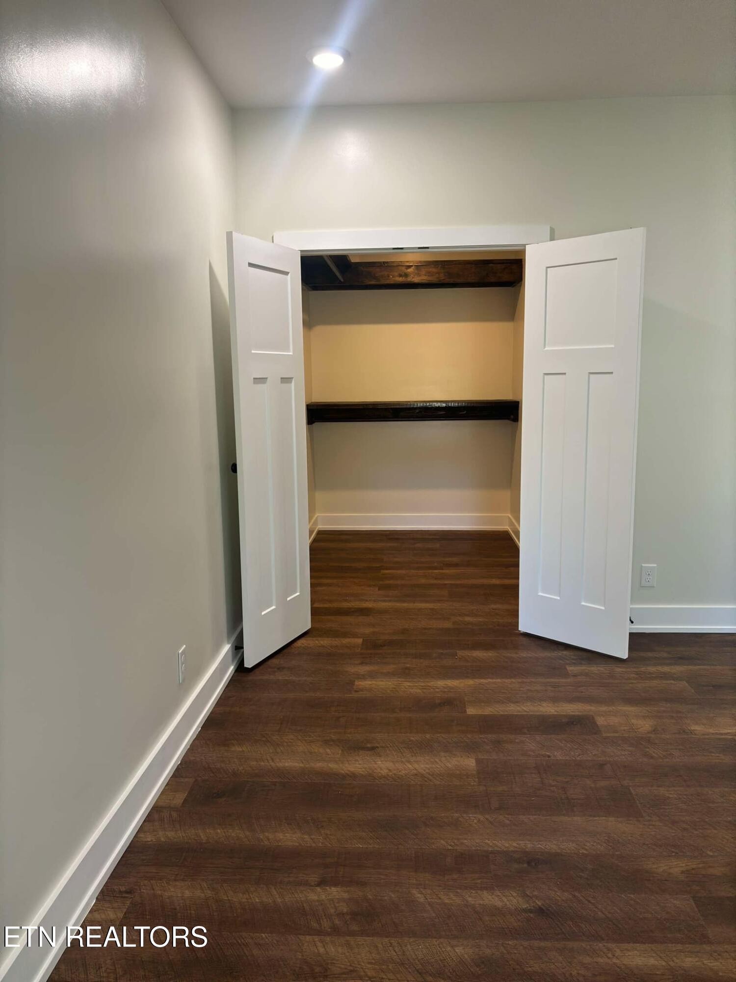 136 Log Lane Property Photo 14