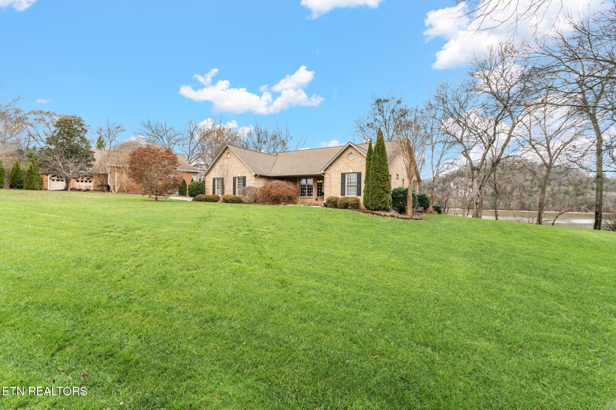 3867 Attley Drive Property Photo 4