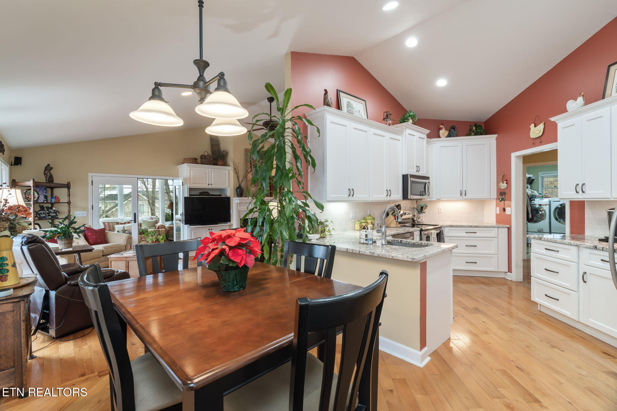 3867 Attley Drive Property Photo 25