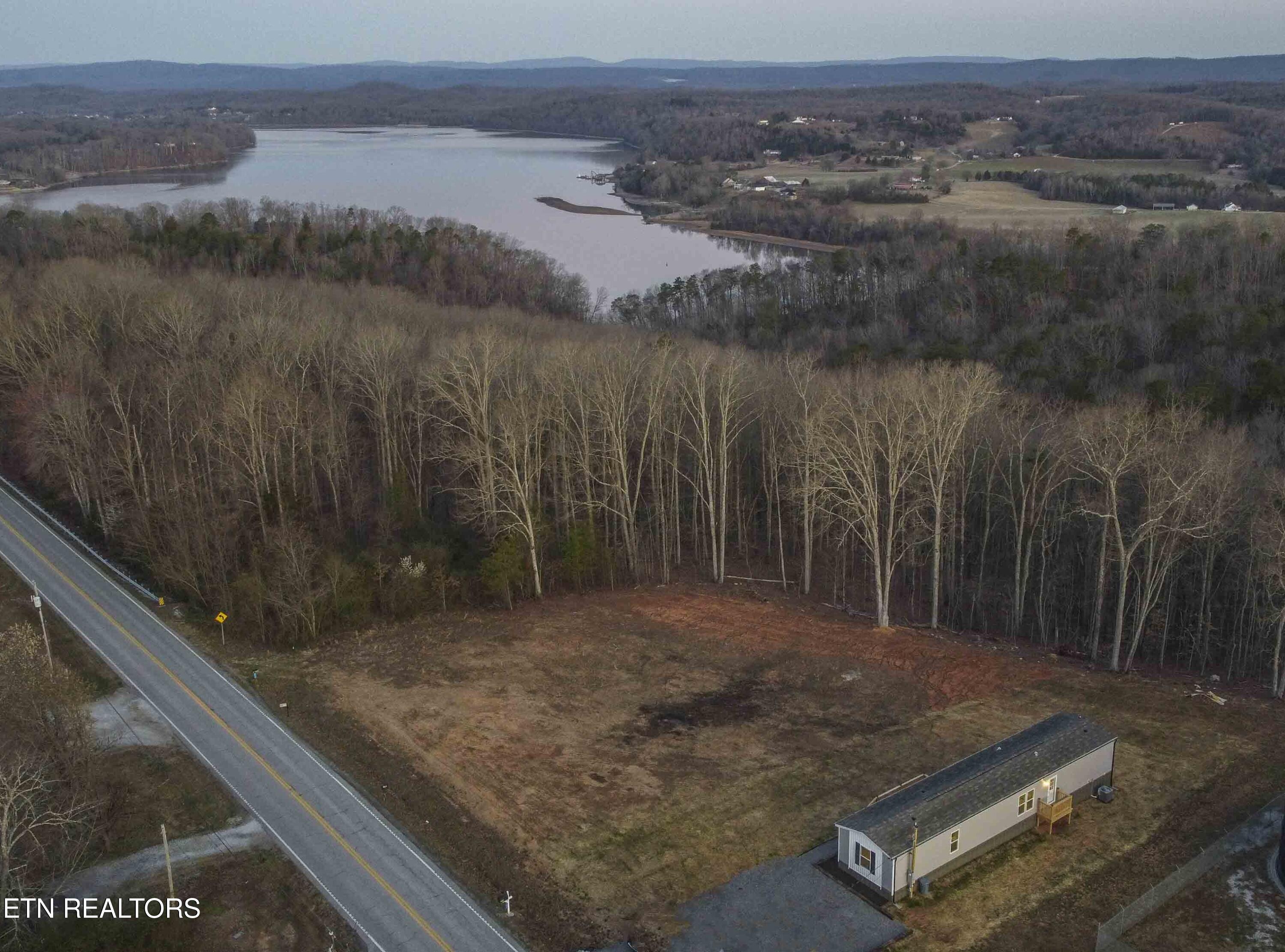 240 River Rd Property Photo 2