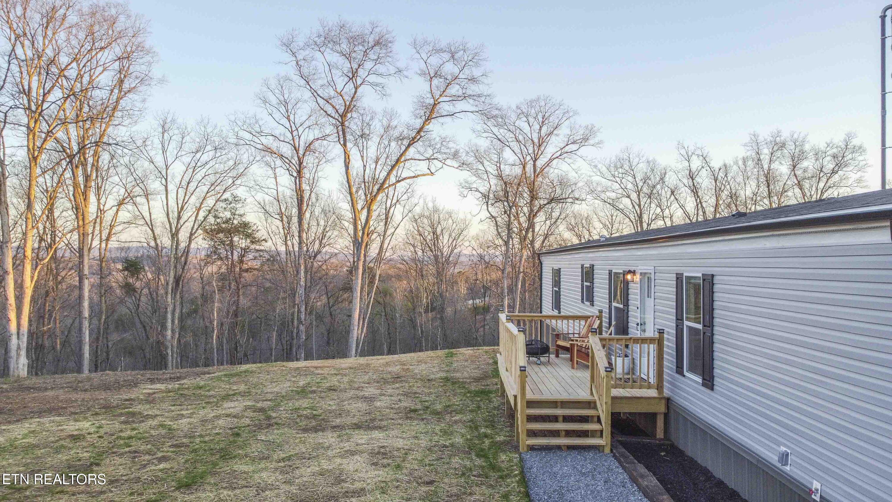 240 River Rd Property Photo 6