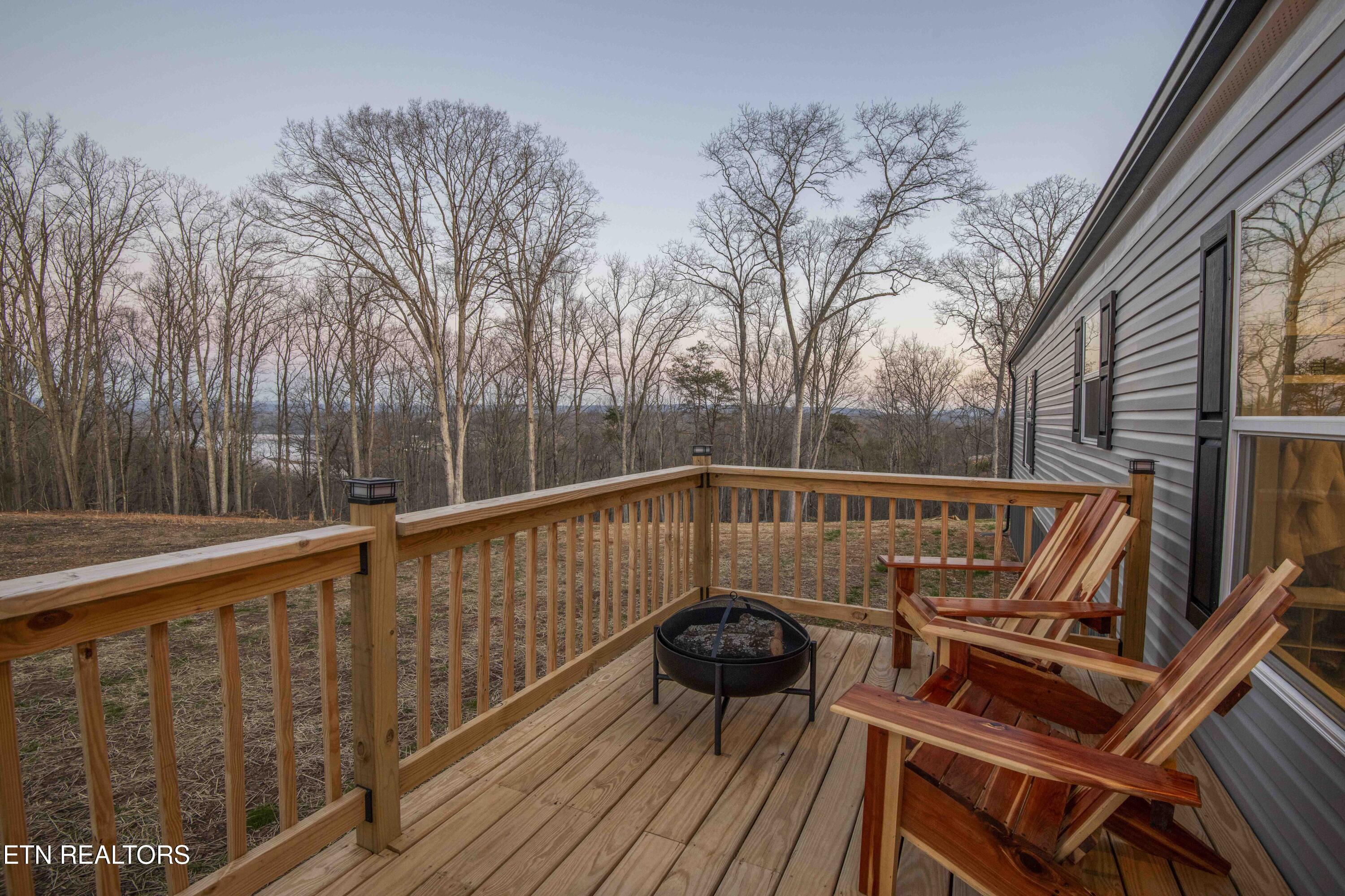 240 River Rd Property Photo 8