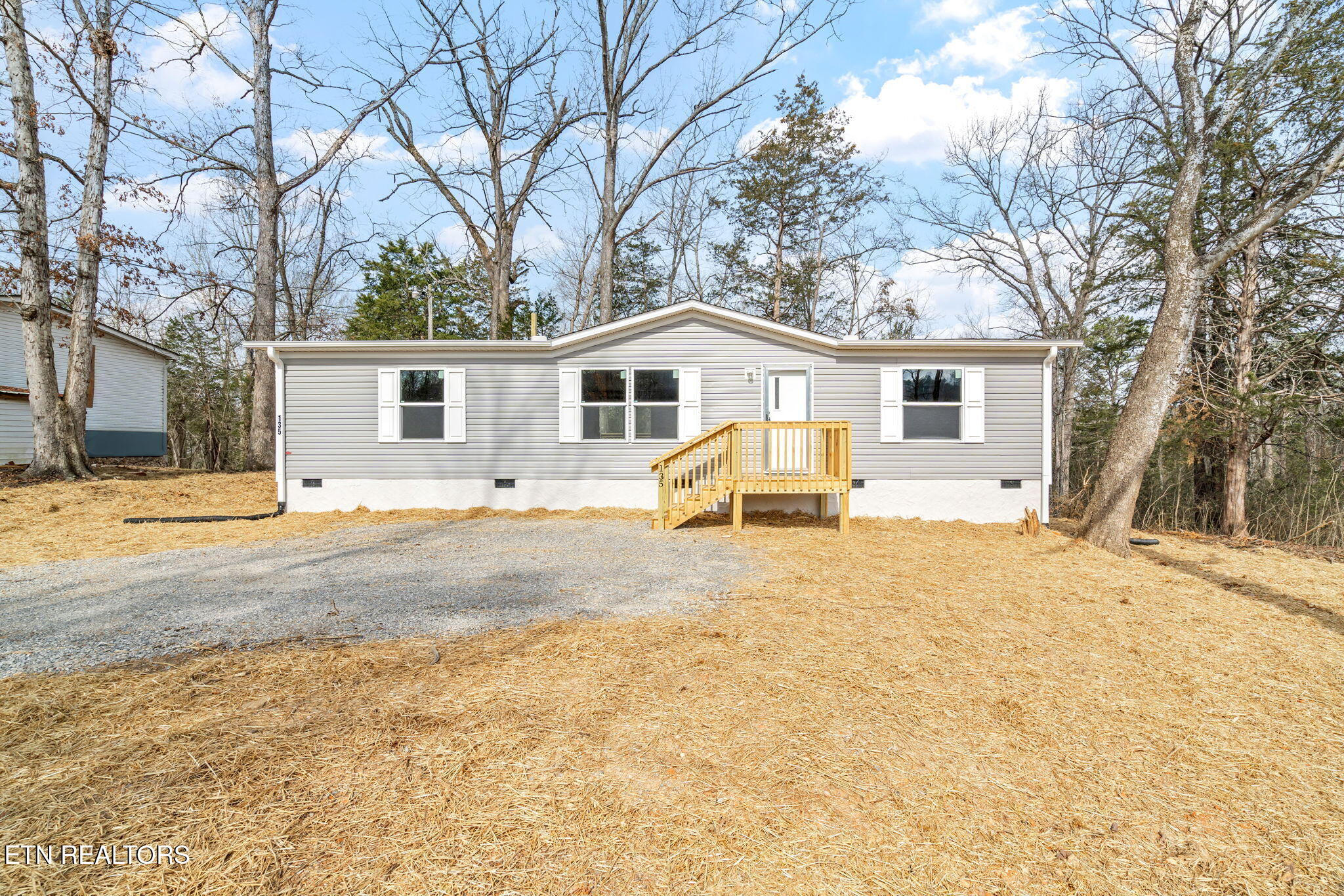 135 Rose Circle Property Photo 1