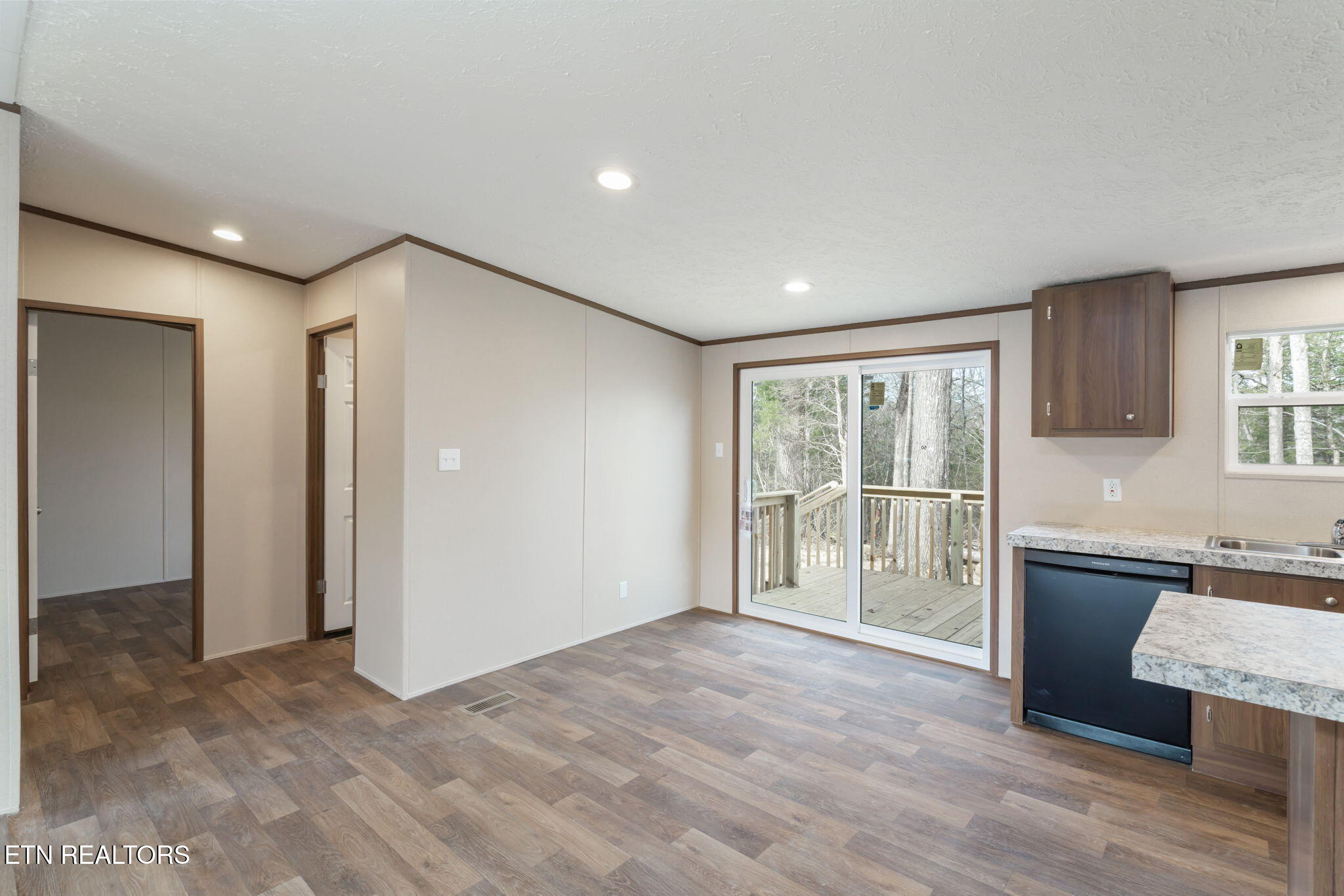 135 Rose Circle Property Photo 11