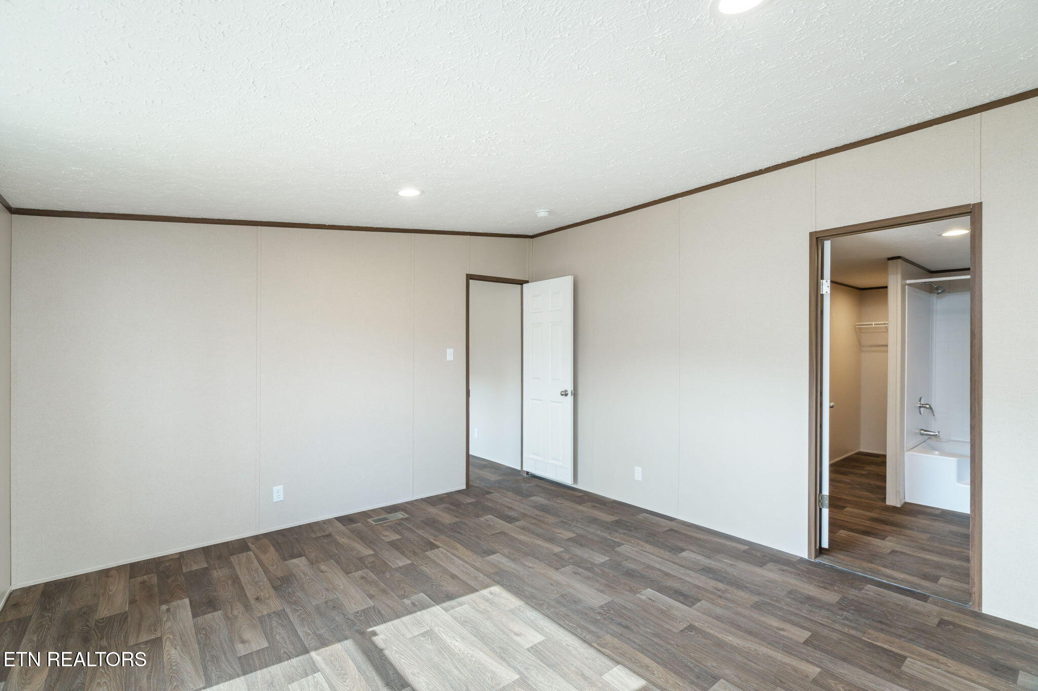 135 Rose Circle Property Photo 21