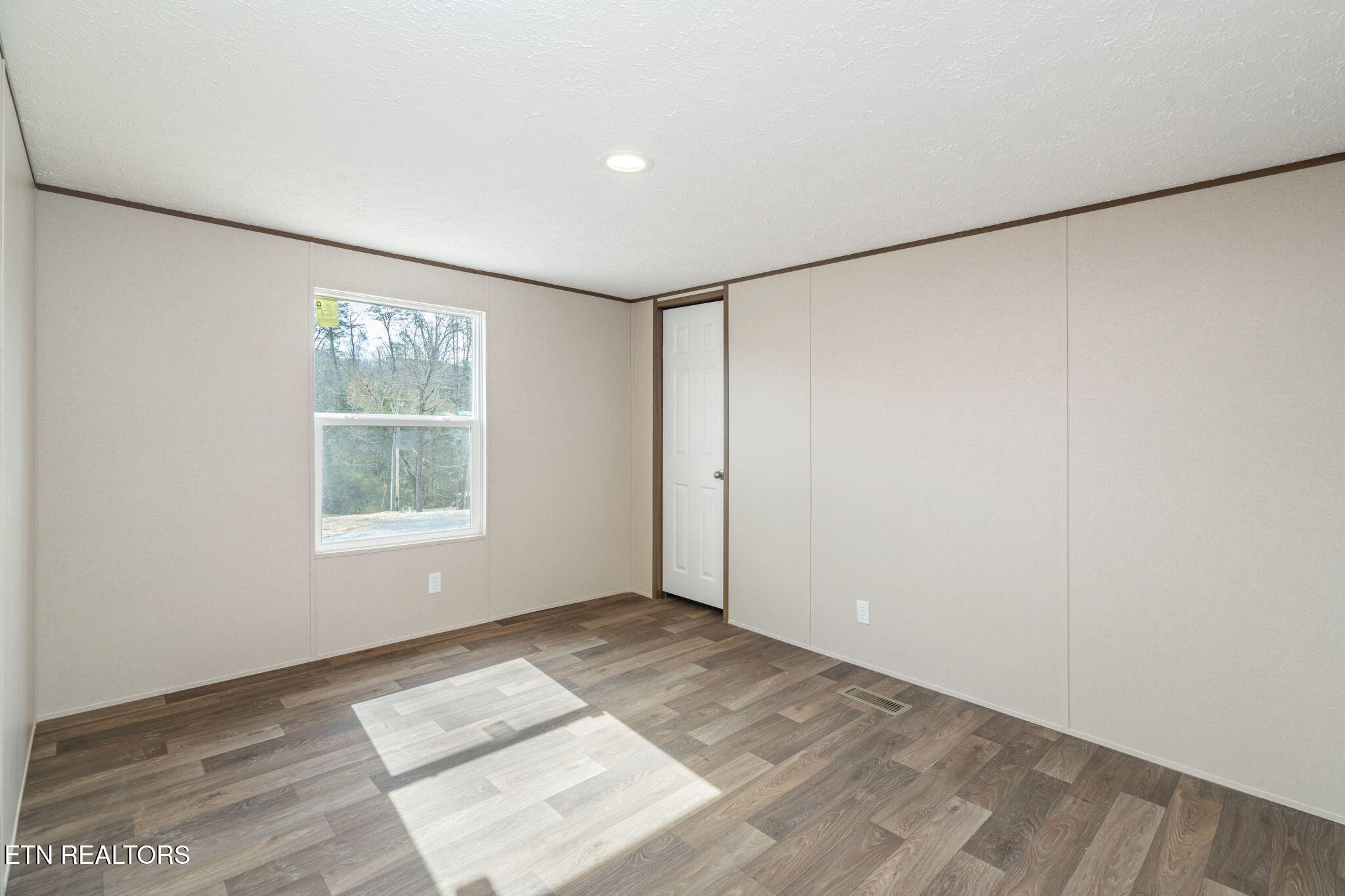 135 Rose Circle Property Photo 24
