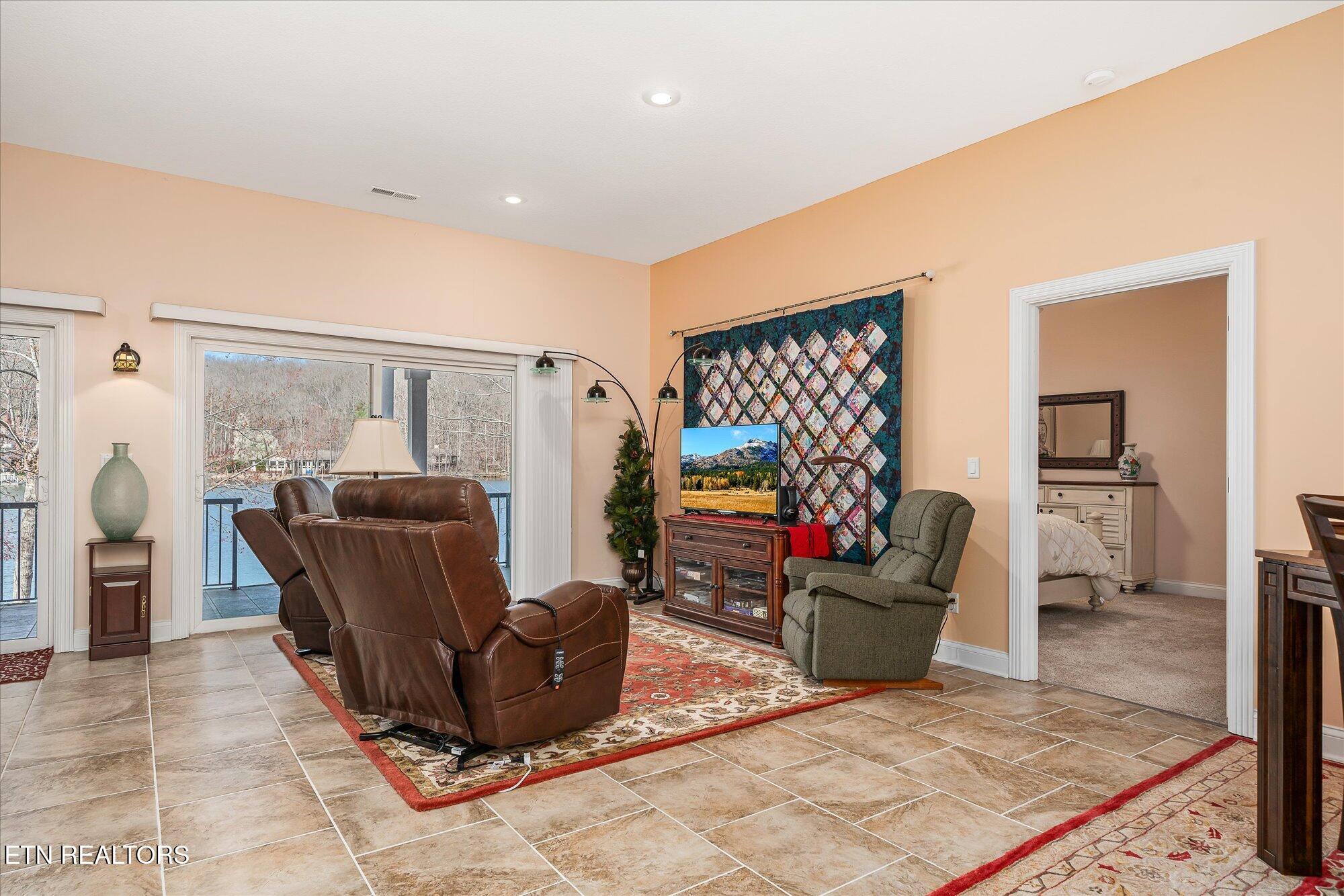 111 Sherwood Circle Property Photo 34