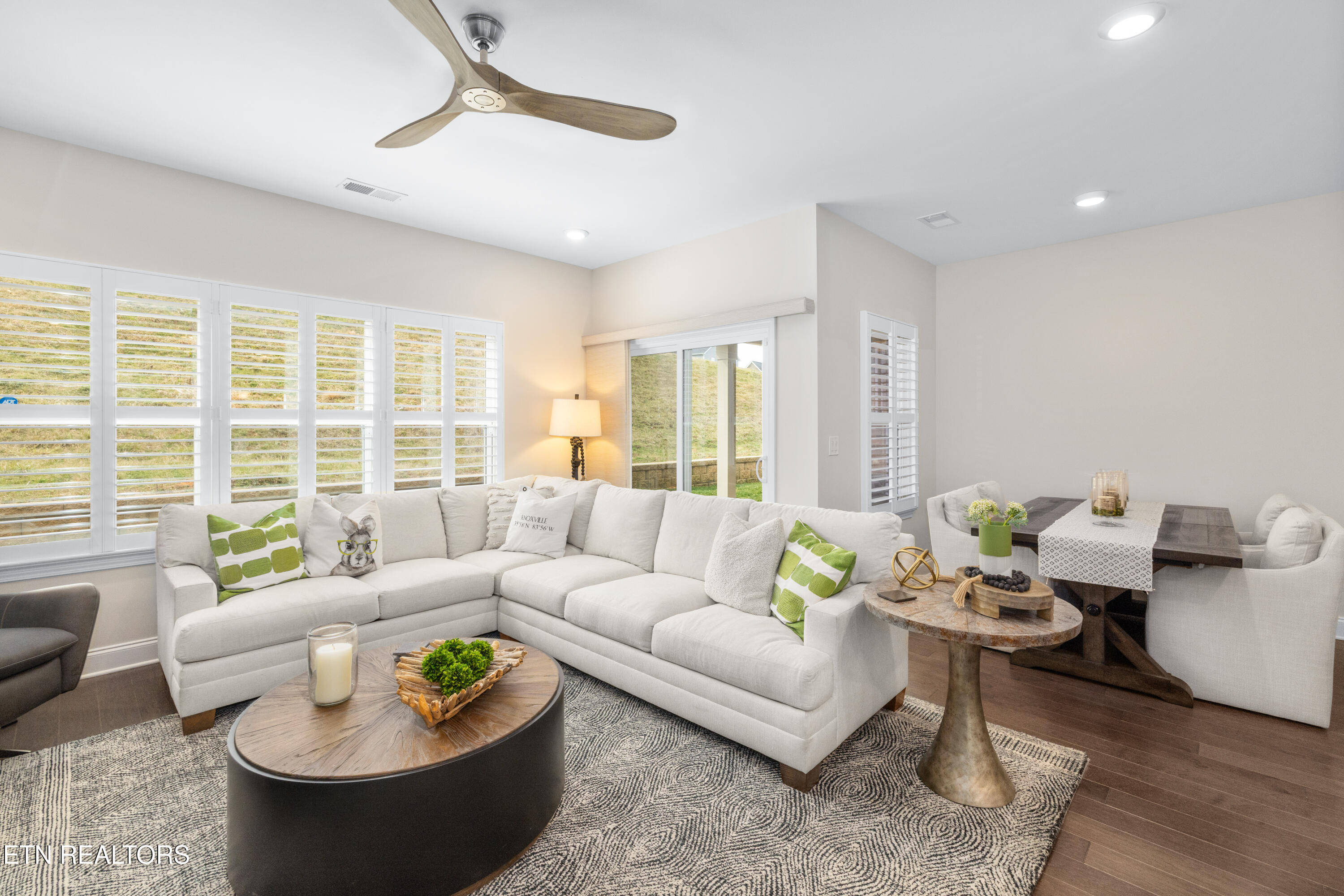 11148 Narrow Leaf Drive Property Photo 4