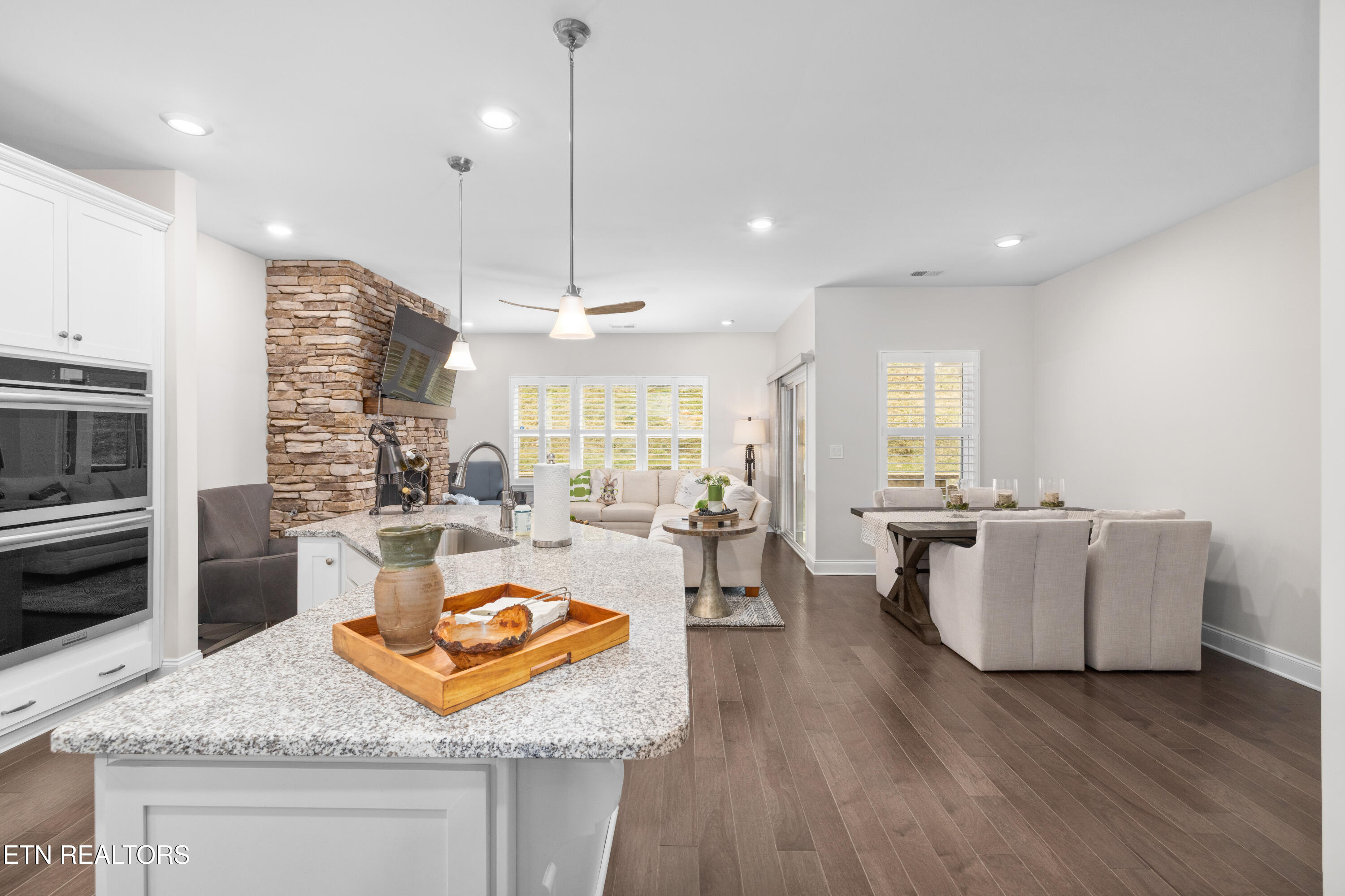 11148 Narrow Leaf Drive Property Photo 7