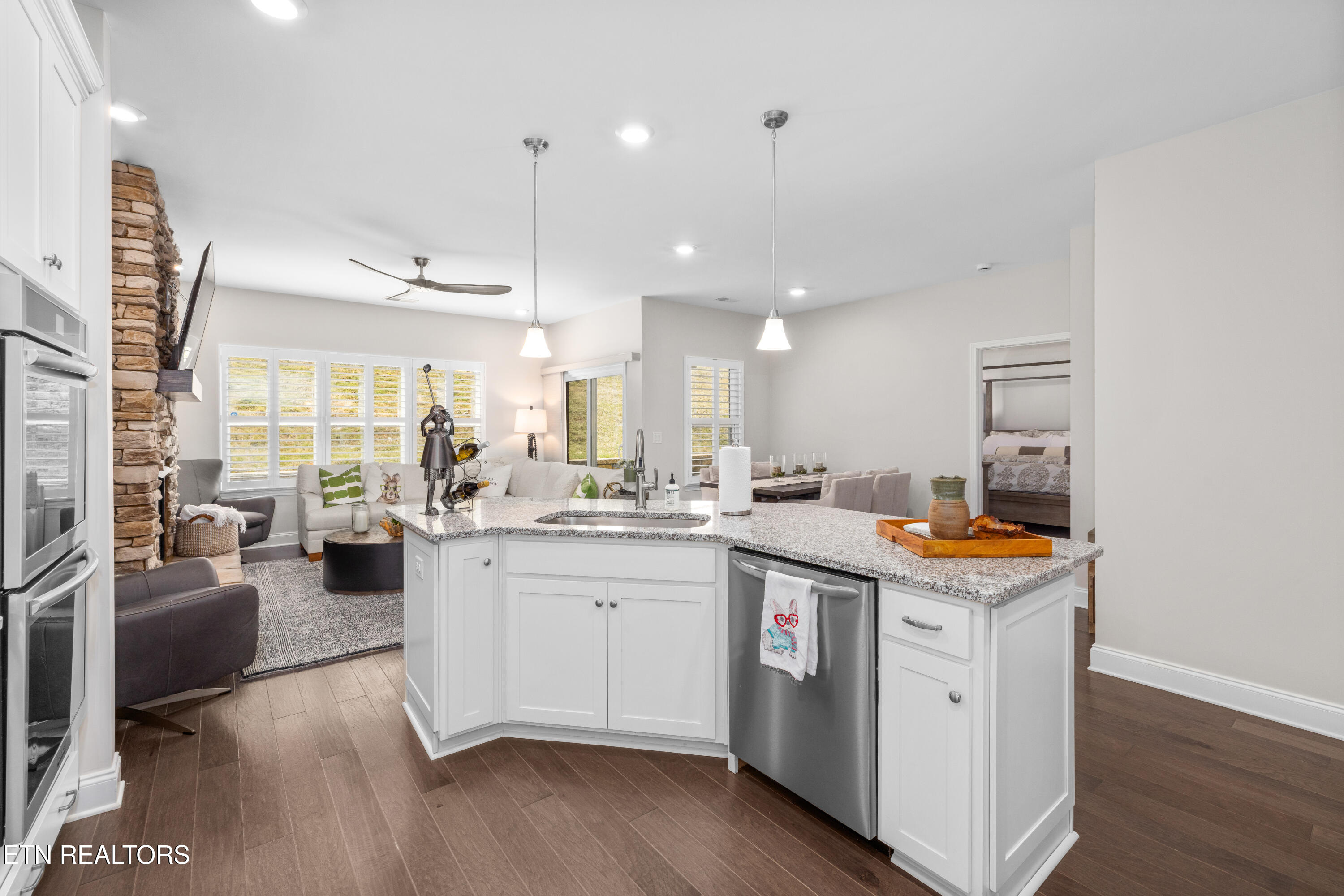 11148 Narrow Leaf Drive Property Photo 8
