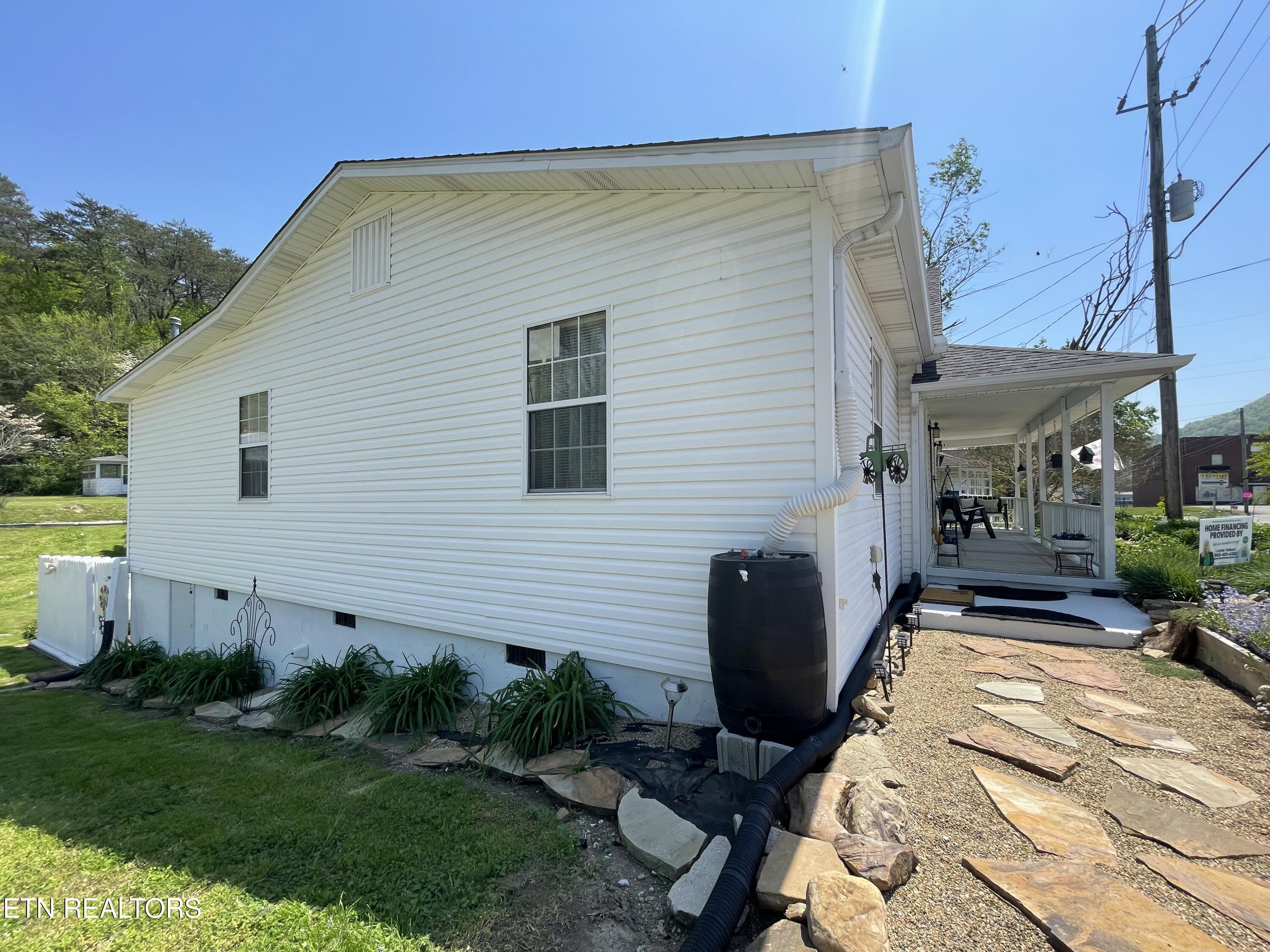 318 N Main St Property Photo 11