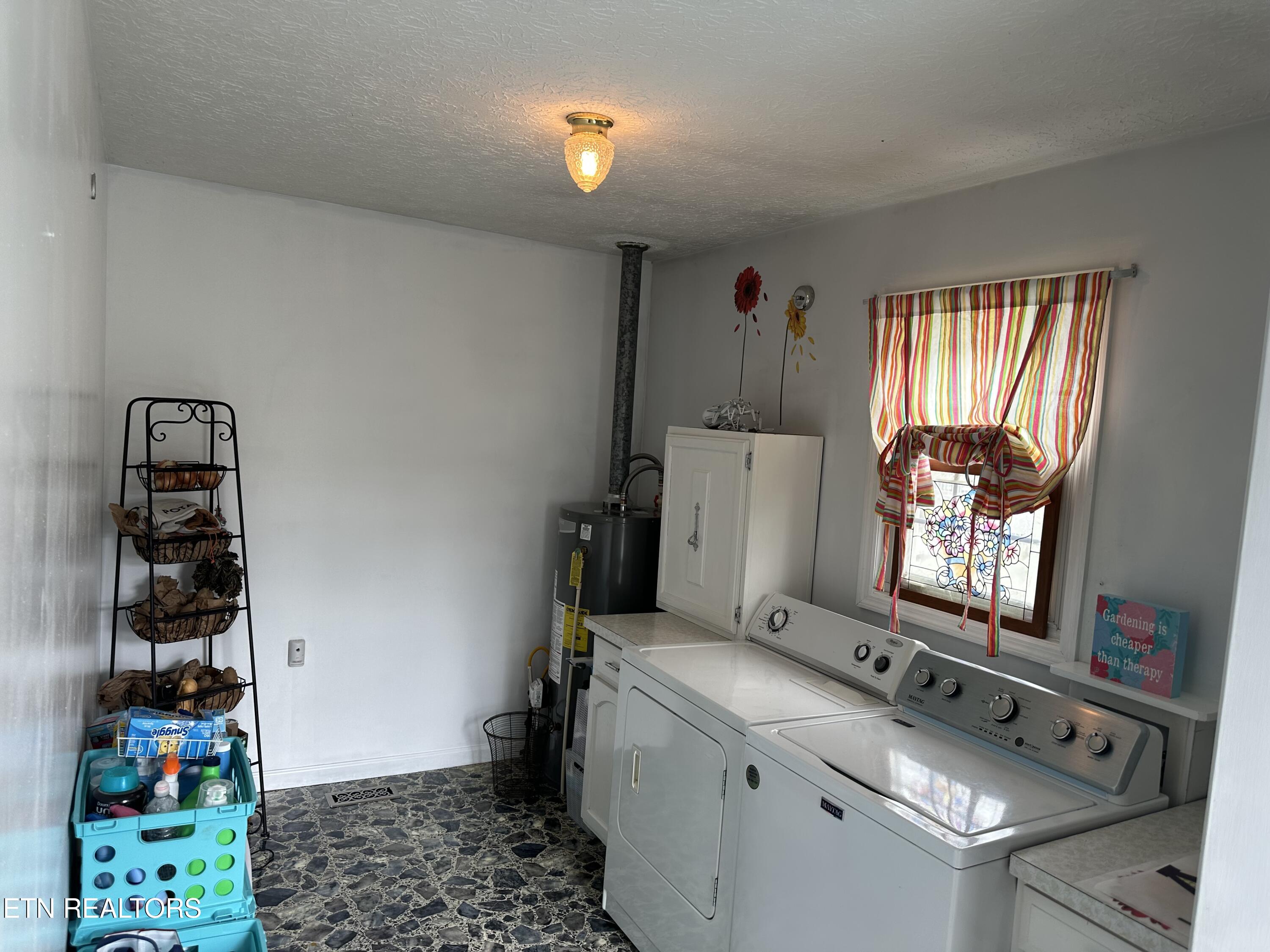 318 N Main St Property Photo 36