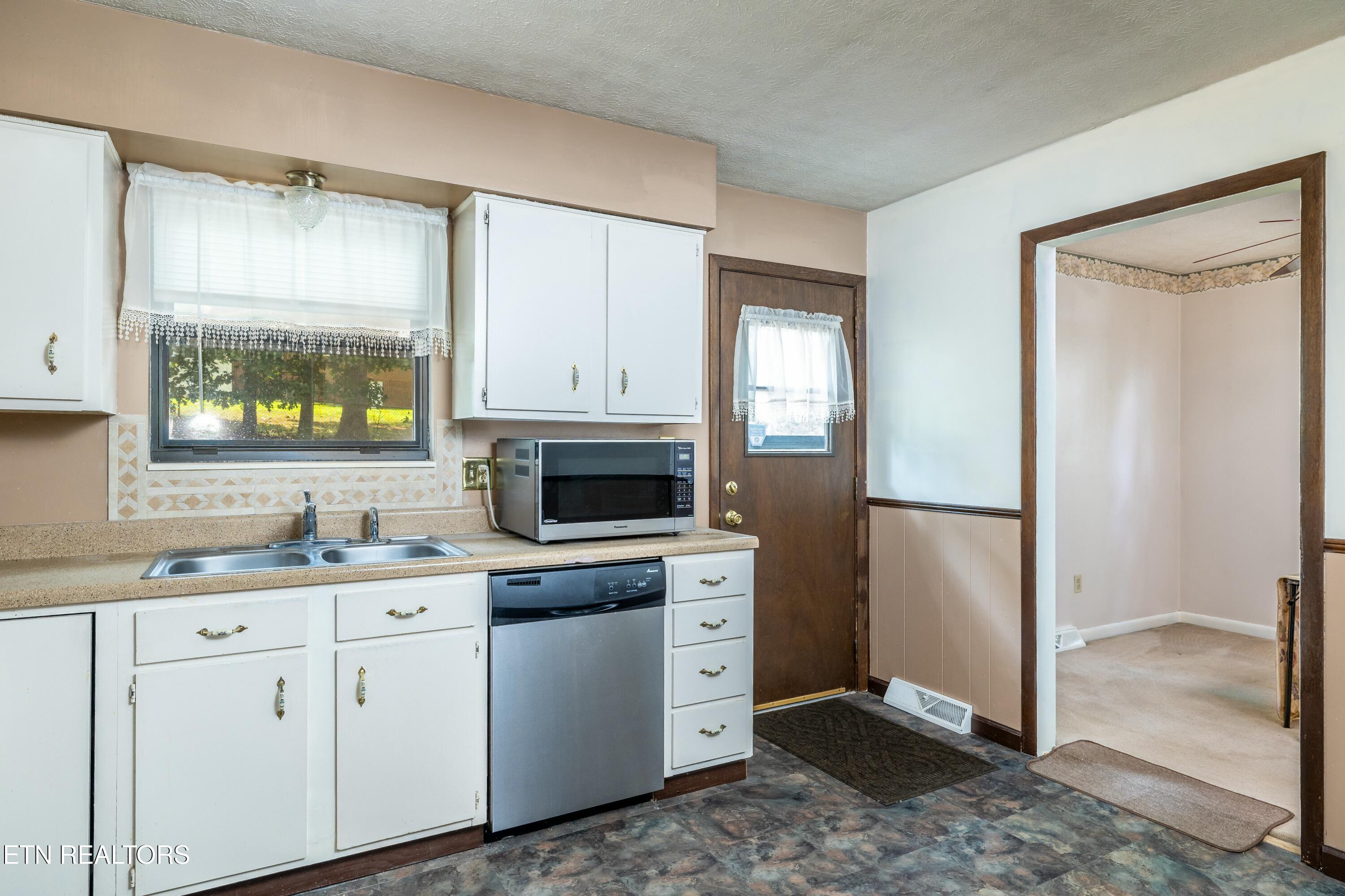 2220 Richwood Drive Property Photo 14