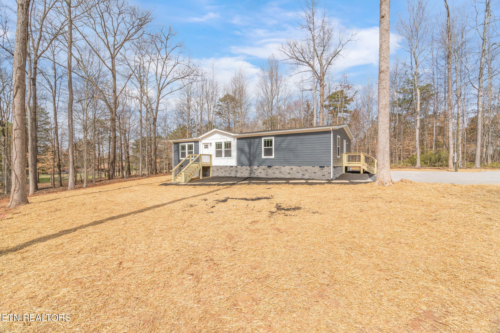 5043 Crippen Rd Property Photo 4