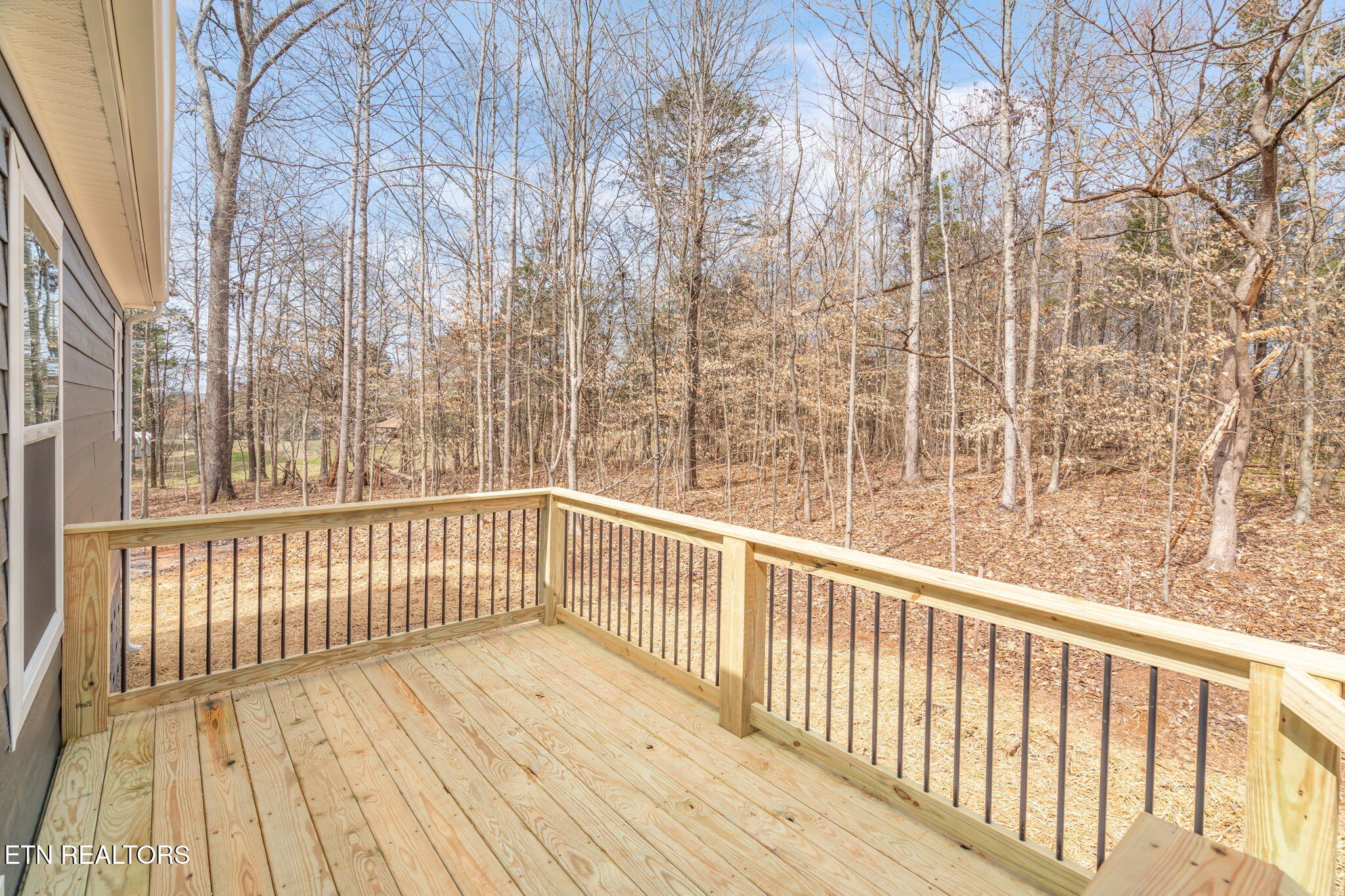 5043 Crippen Rd Property Photo 10