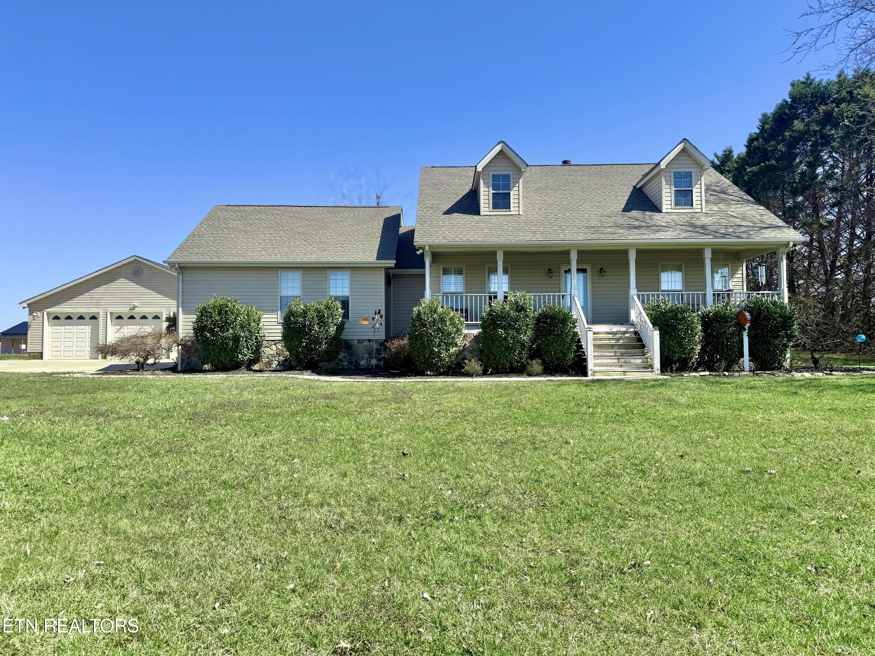799 Riverbend Drive Property Photo 1