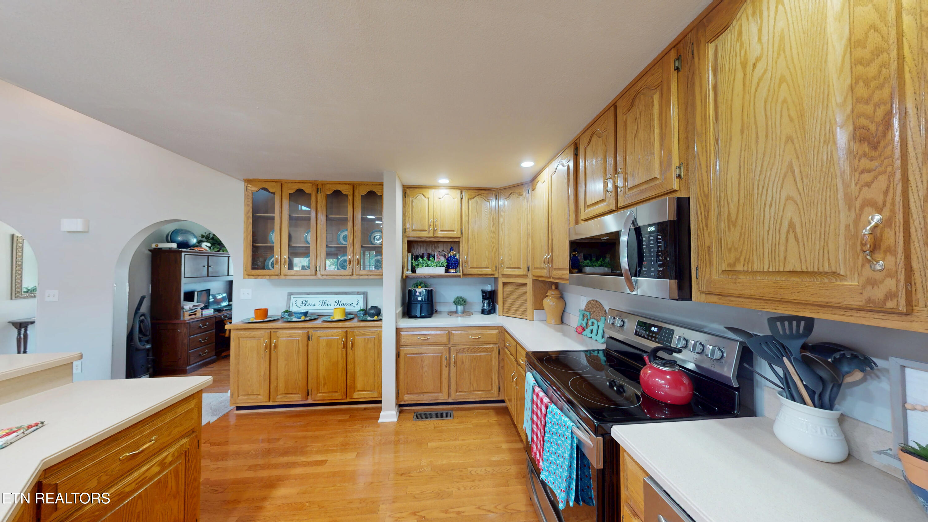 799 Riverbend Drive Property Photo 8