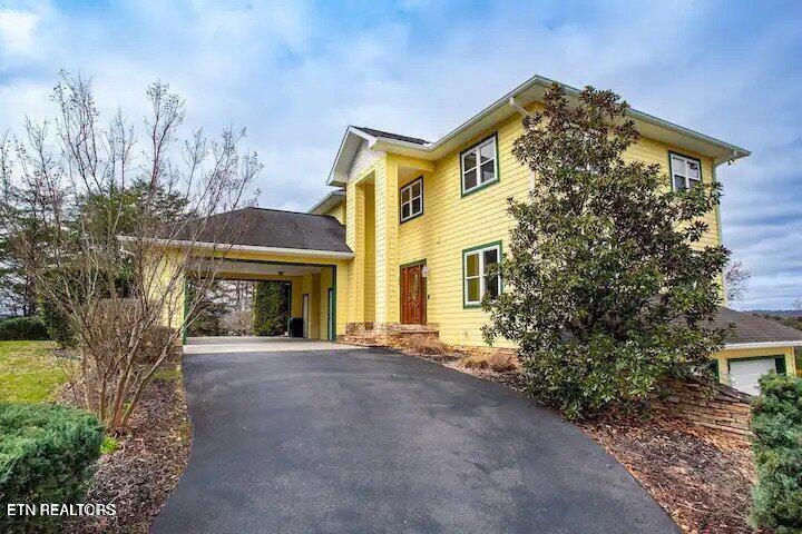 2084 Allenridge Drive Property Photo 1