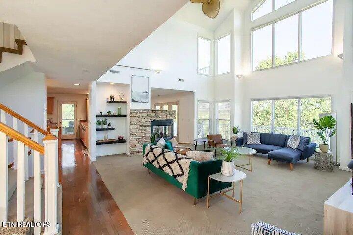 2084 Allenridge Drive Property Photo 7