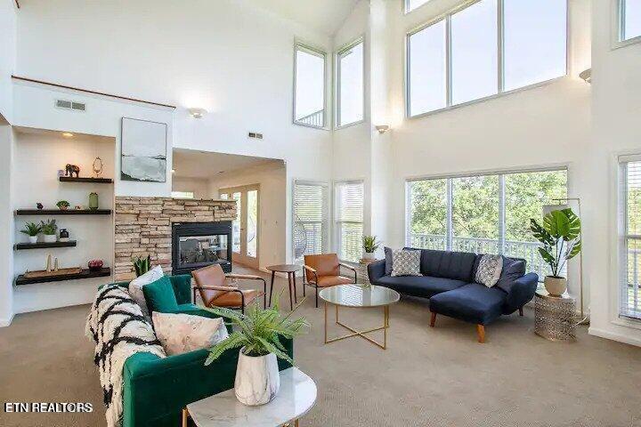 2084 Allenridge Drive Property Photo 8