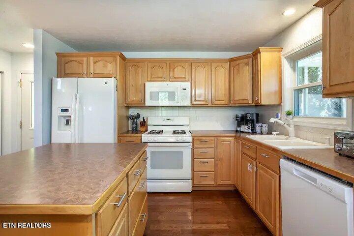 2084 Allenridge Drive Property Photo 12