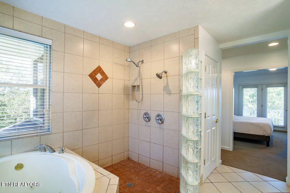 2084 Allenridge Drive Property Photo 24