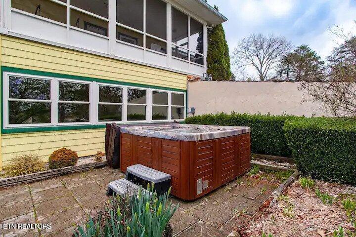 2084 Allenridge Drive Property Photo 41