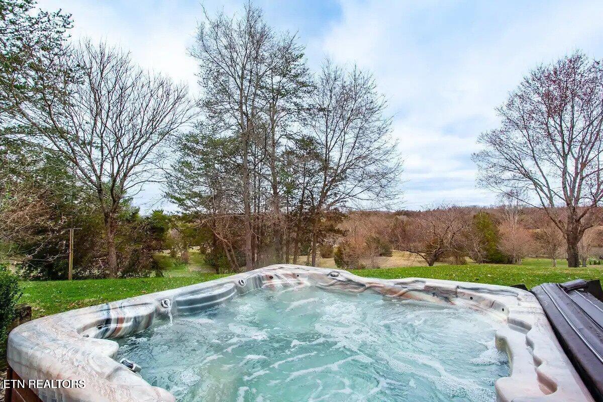 2084 Allenridge Drive Property Photo 44