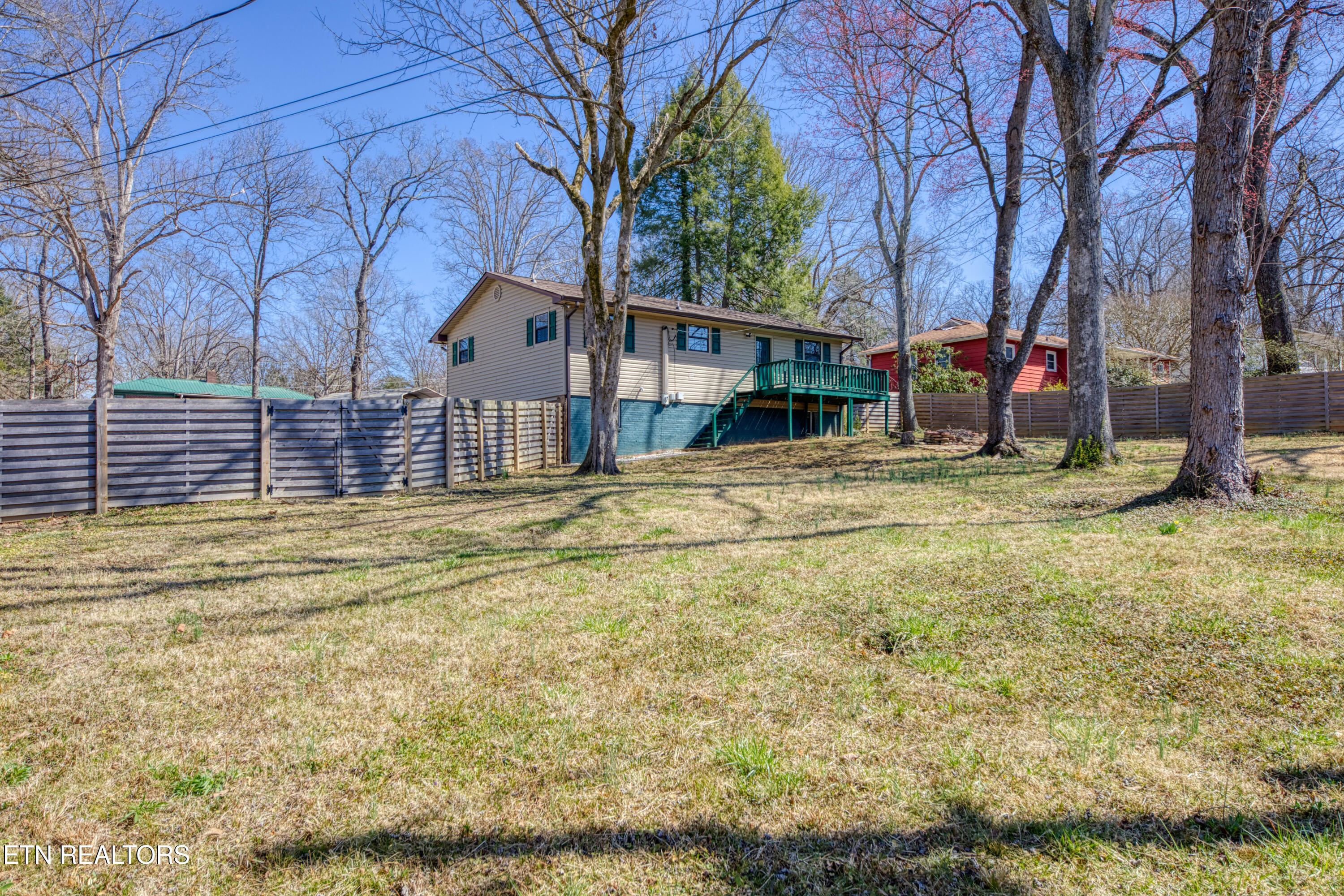 503 Akers St Property Photo 2