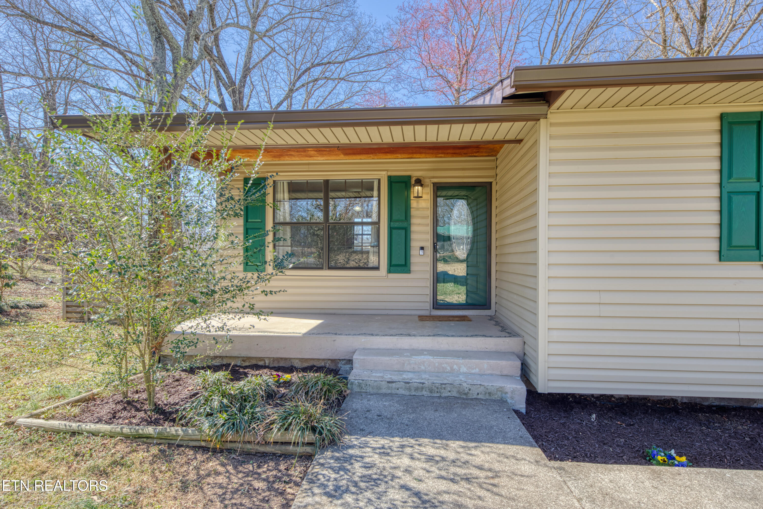 503 Akers St Property Photo 8