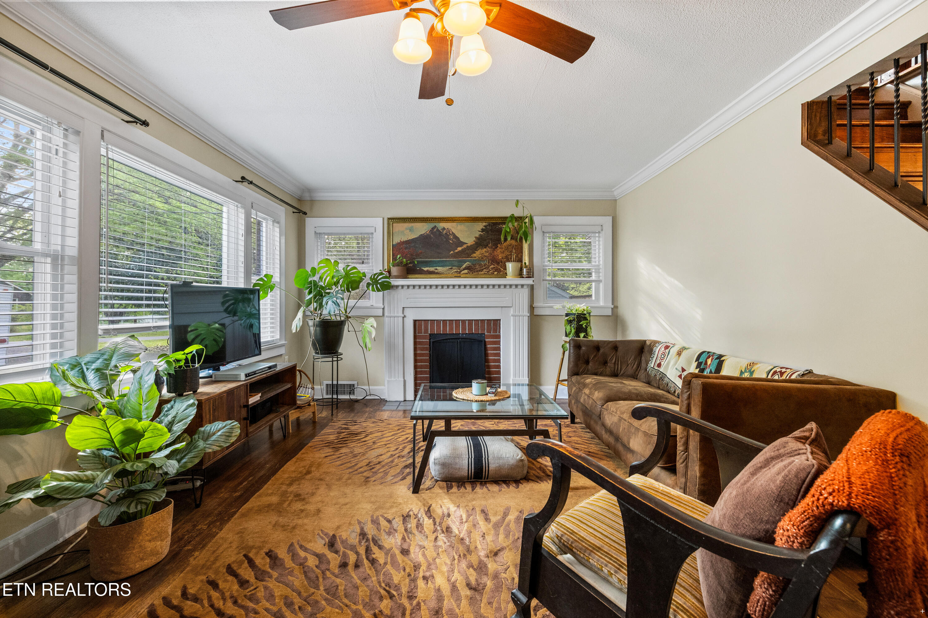 5717 Nw Woodale Drive Property Photo 4