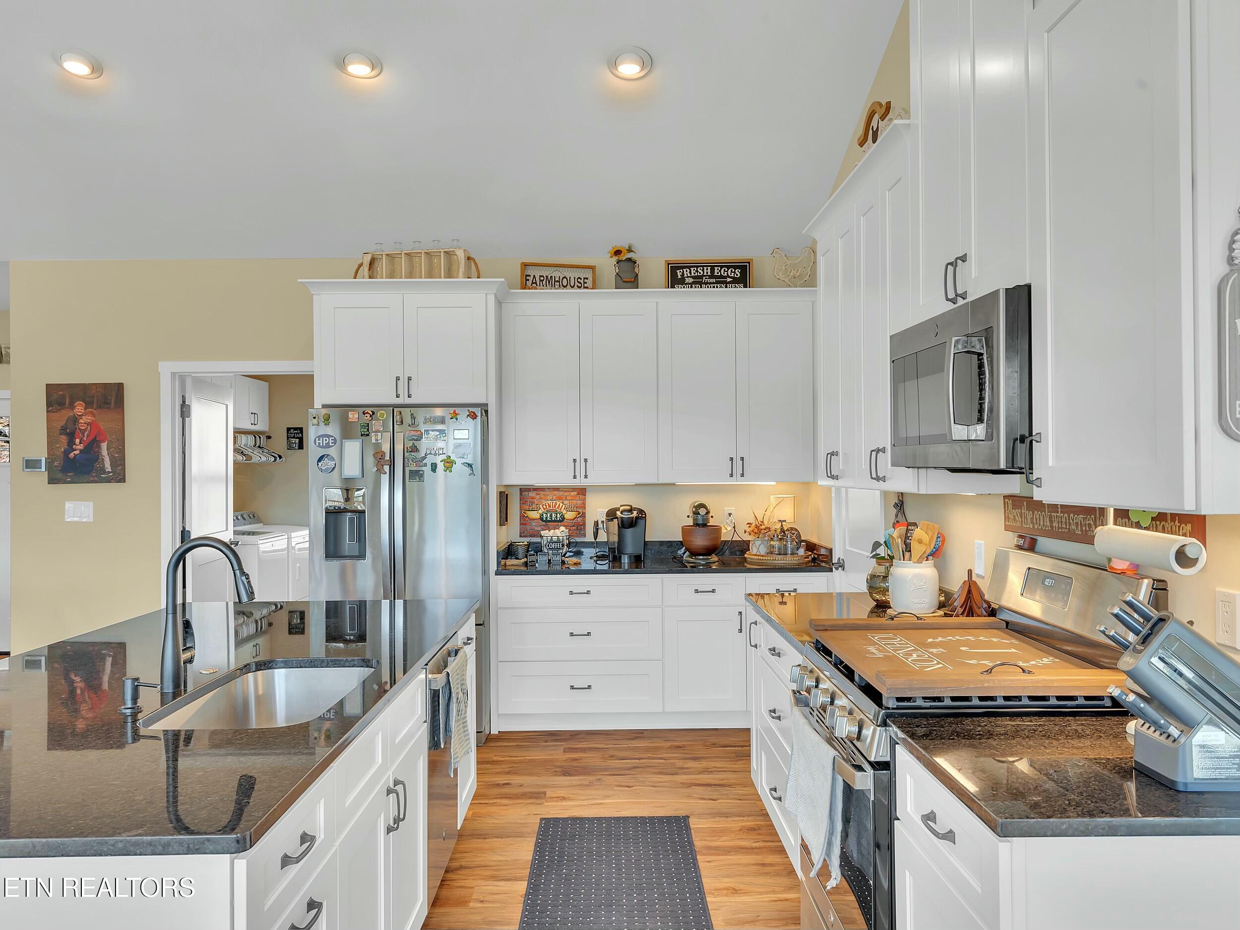 914 Skyline Drive Property Photo 9