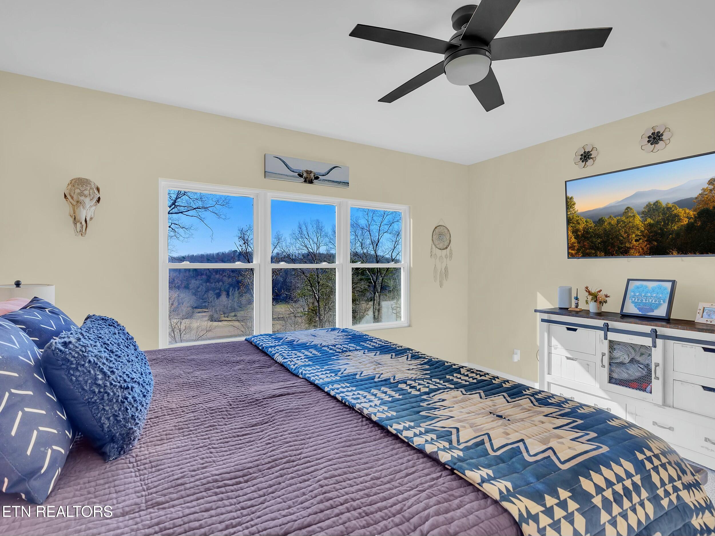 914 Skyline Drive Property Photo 12