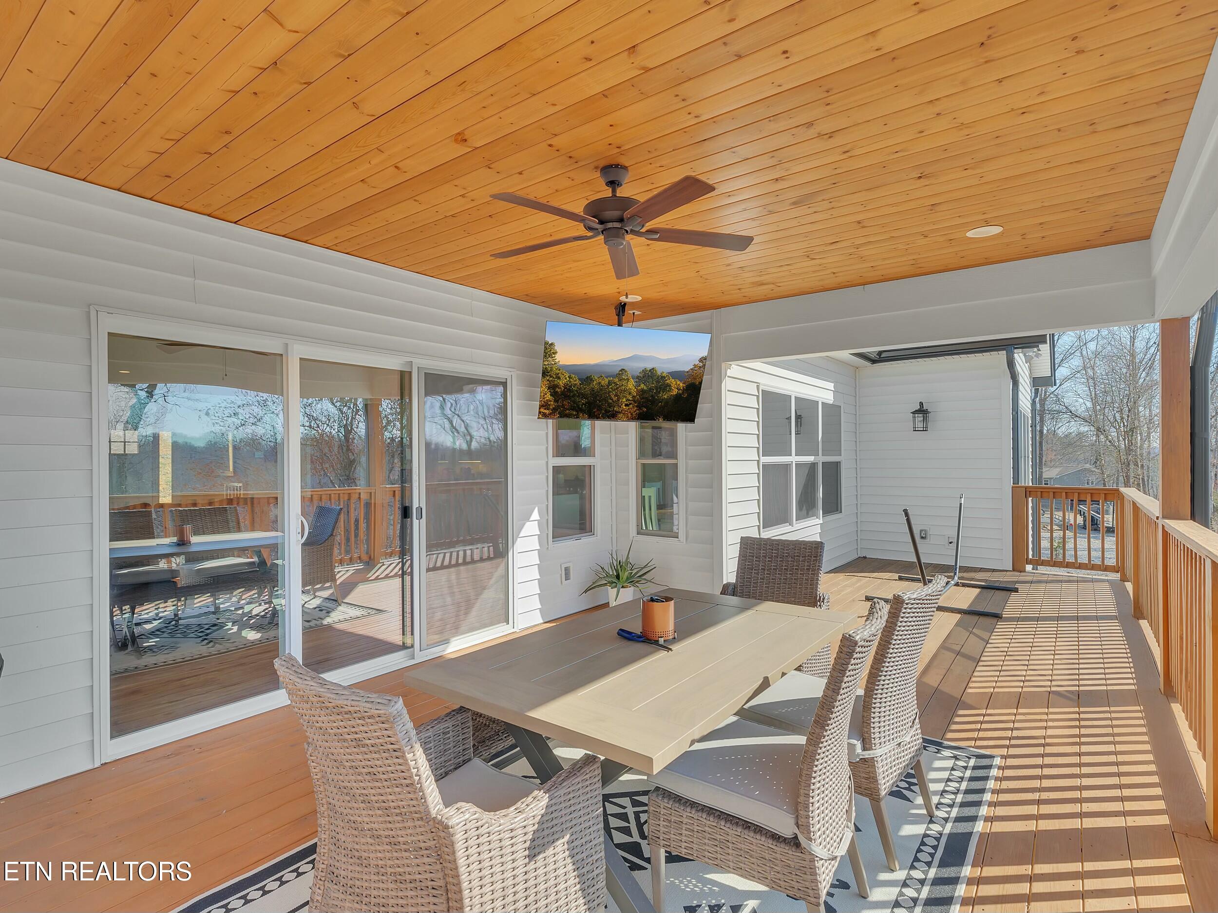 914 Skyline Drive Property Photo 32
